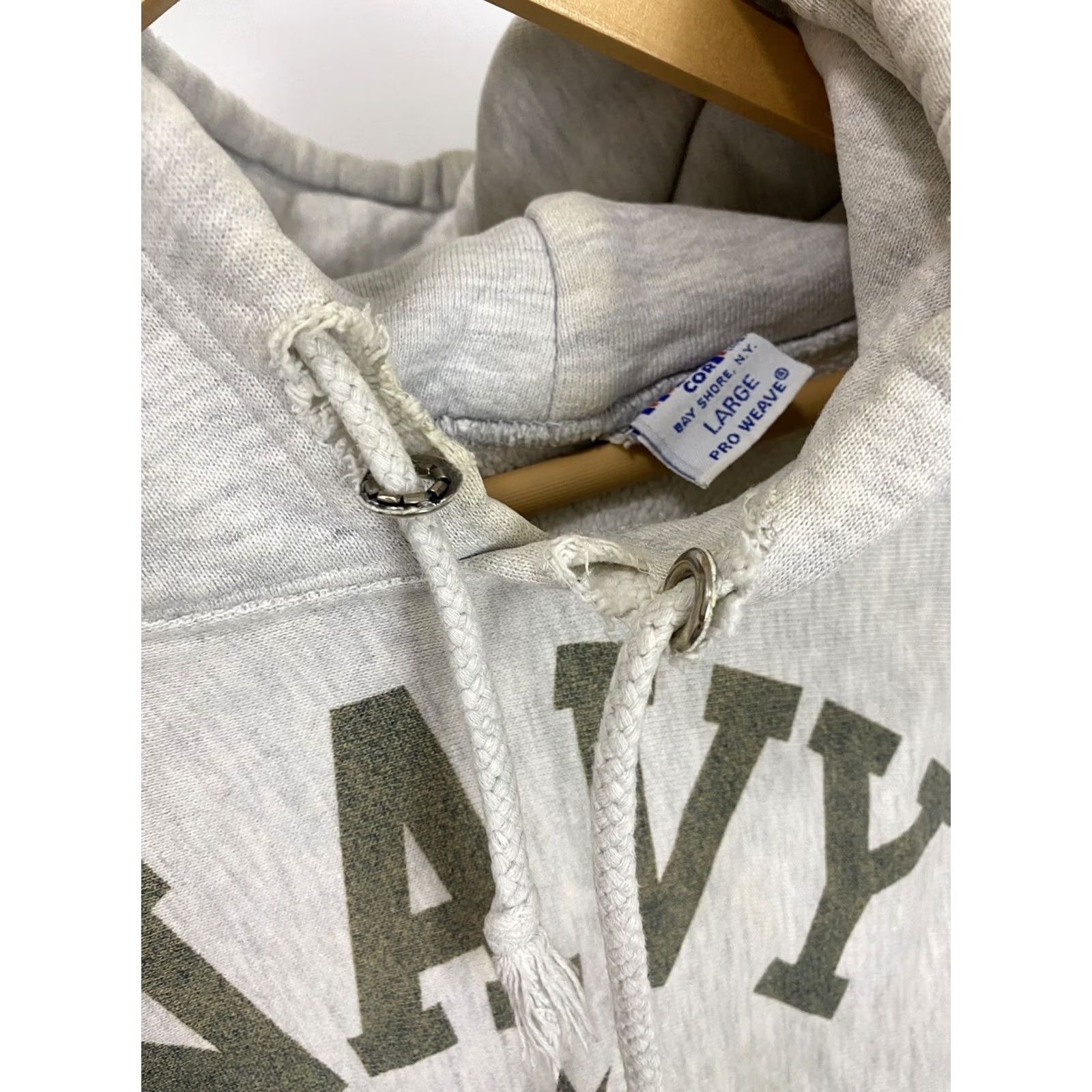 Vintage VTG US Navy Naval Academy Crest Reverse Weave Hoodie Sweatshirt Distressed L USA Hoodie Mens Large Heather Gray Reversible USA Flag Theme Size US L / EU 52-54 / 3 - 4 Thumbnail