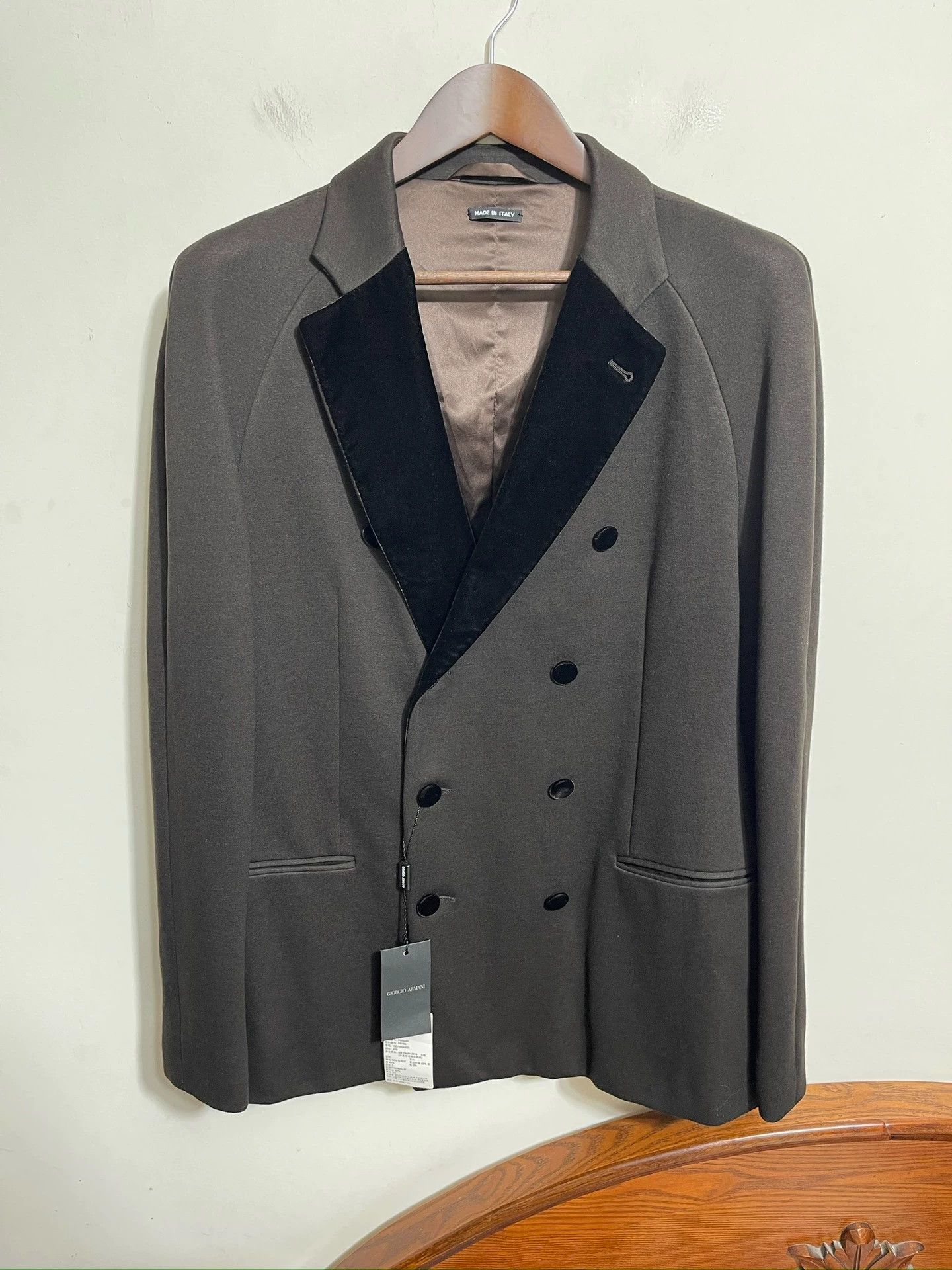 Giorgio Armani GA Double-Breasted Shoulderless Slim Suit 52 Dark Brown Size 52R - 1 Thumbnail