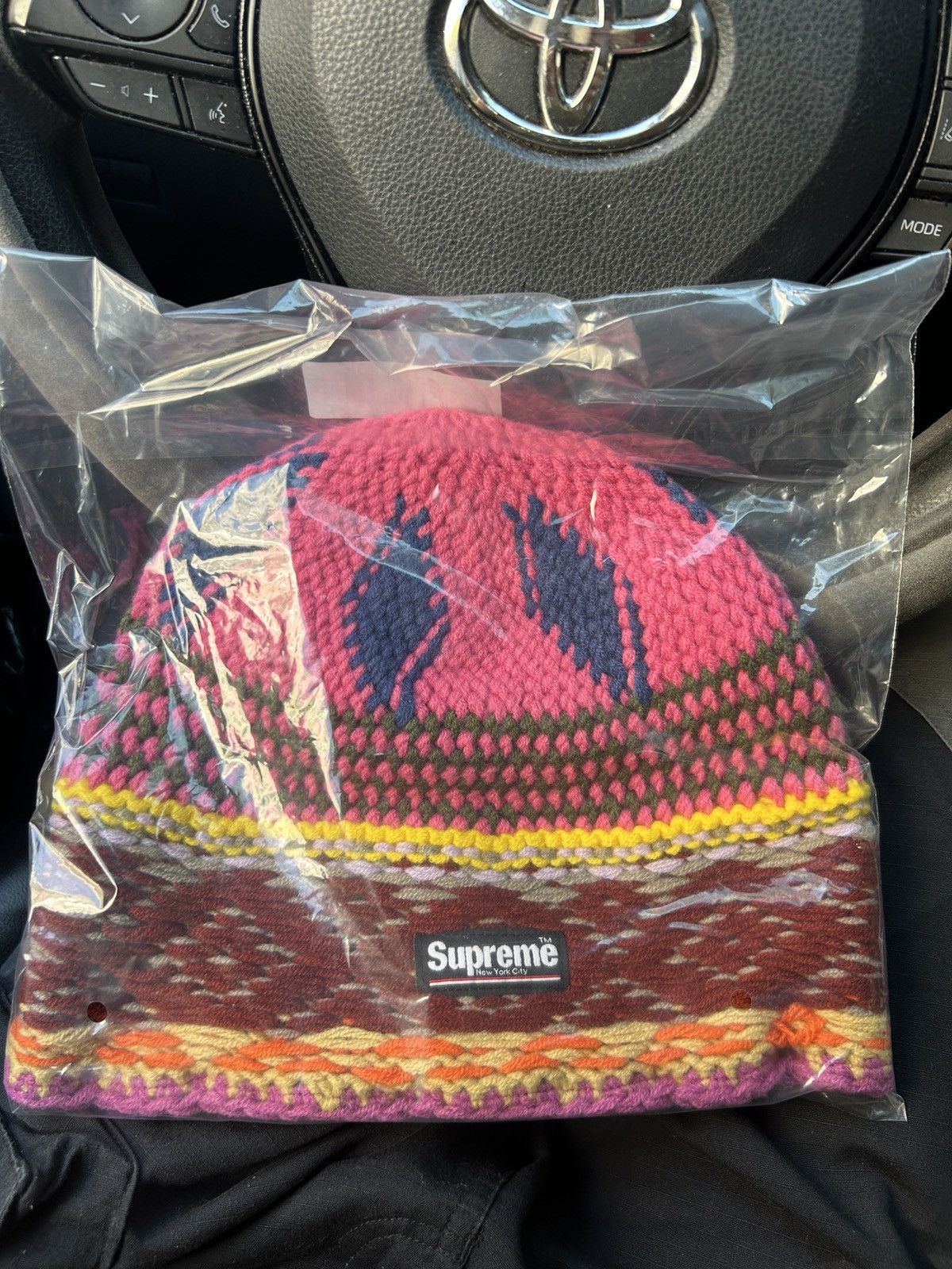 帽子 Supreme diamond beanie pink Supreme Diamond Beanie (FW25) - $40