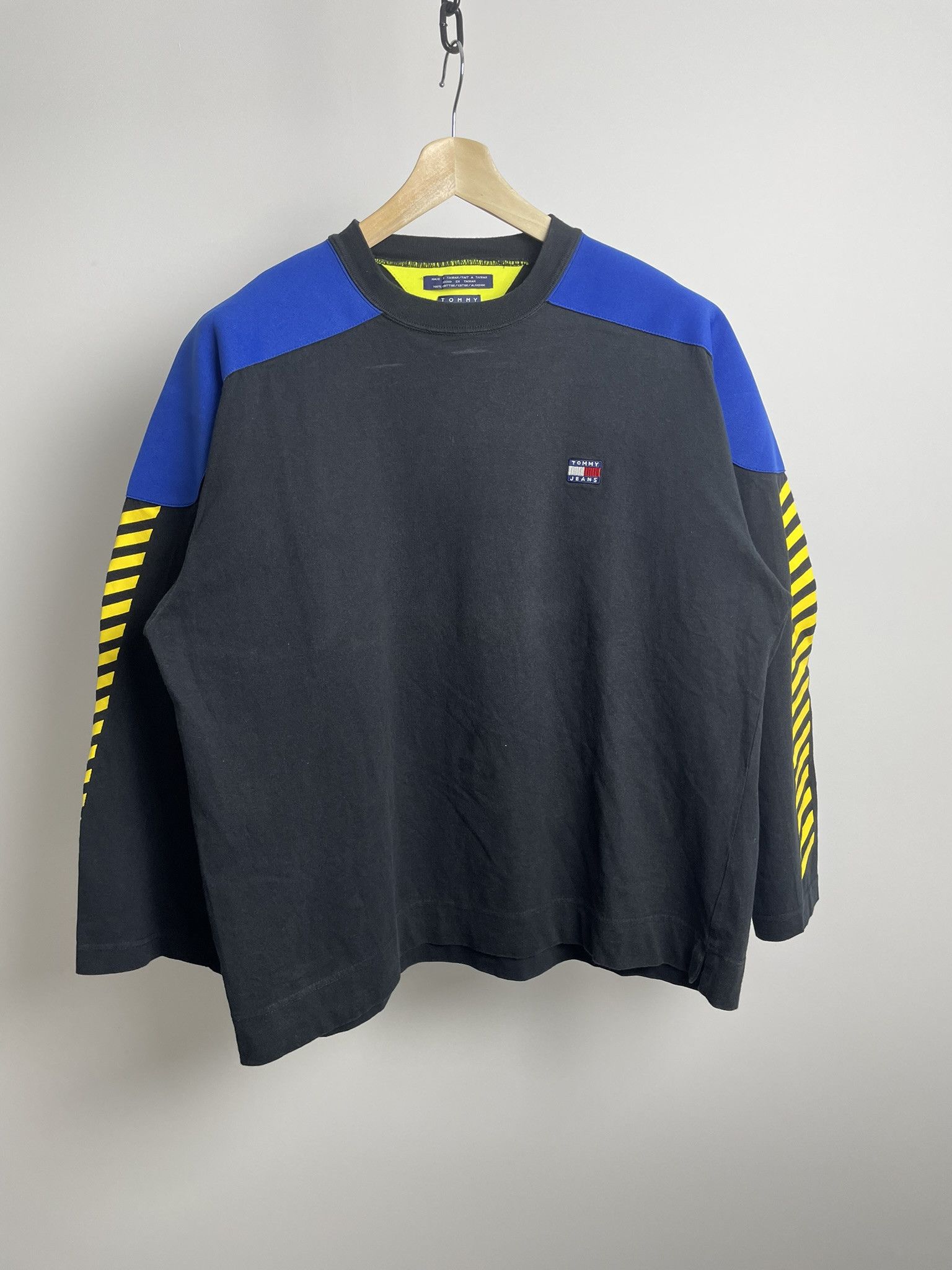 Tommy Hilfiger Vintage 1980's/90's Tommy Hilfiger Long Sleeve Size US L / EU 52-54 / 3 - 1 Thumbnail