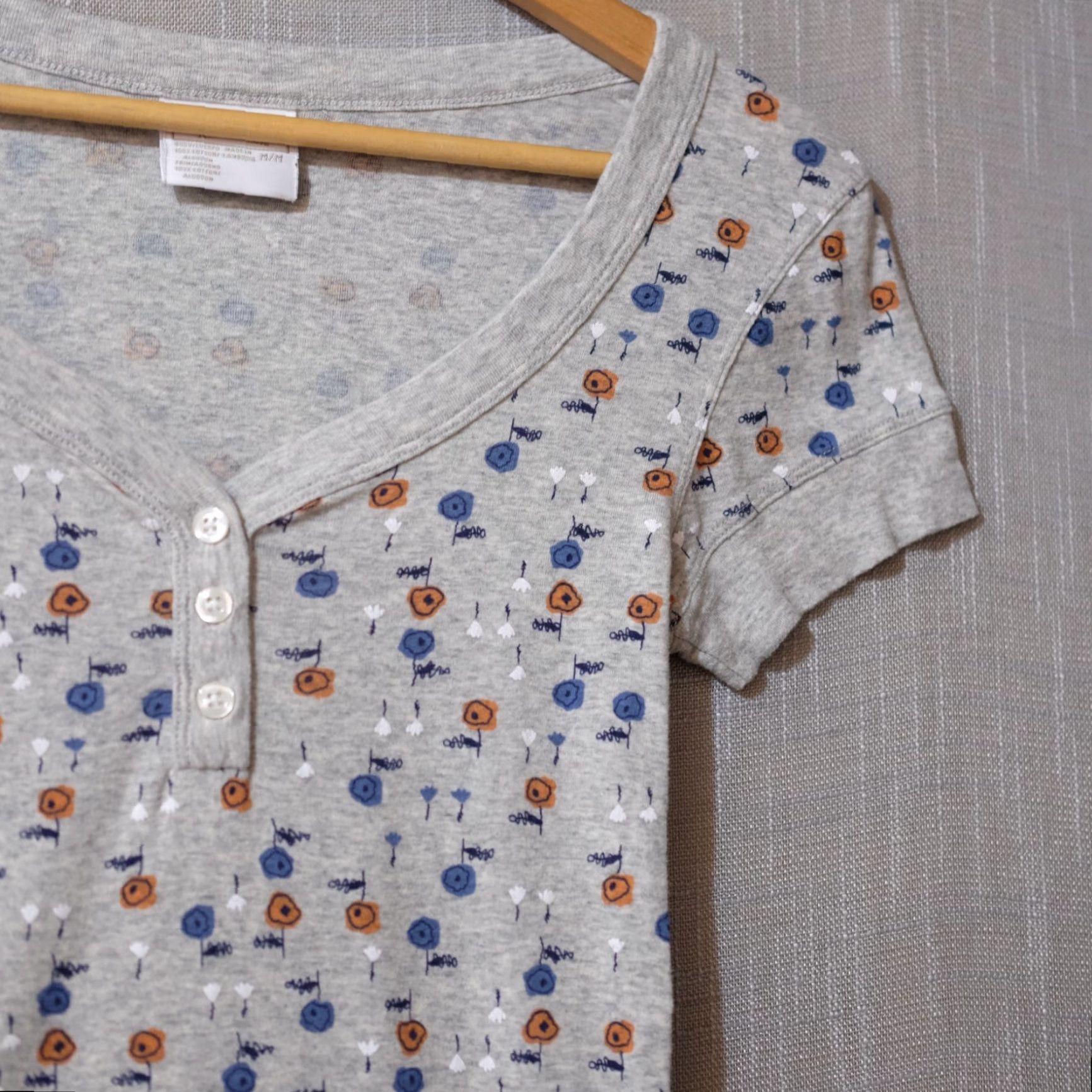 Vintage Arizona Jean Co. Short Sleeve Floral Knit Tee Grey Stretch Women's M #H72-4 Size 32" / US 10 / IT 46 - 3 Thumbnail