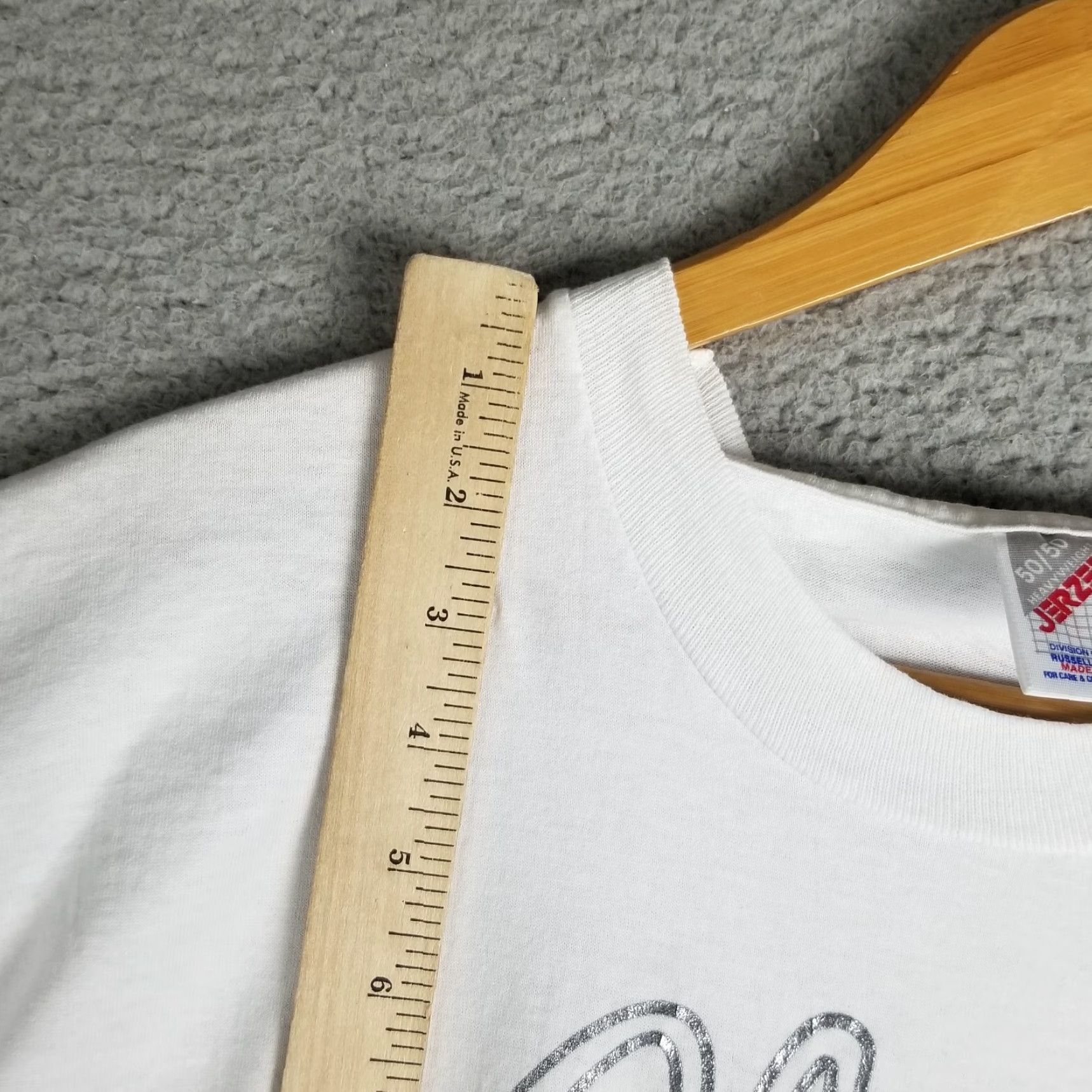 Vintage VINTAGE Revlon T-Shirt Unisex Adults XL White 90s Charlie Perfume Promo Cotton Short Sleeve Crew Neck Size US XL / EU 56 / 4 - 4 Thumbnail