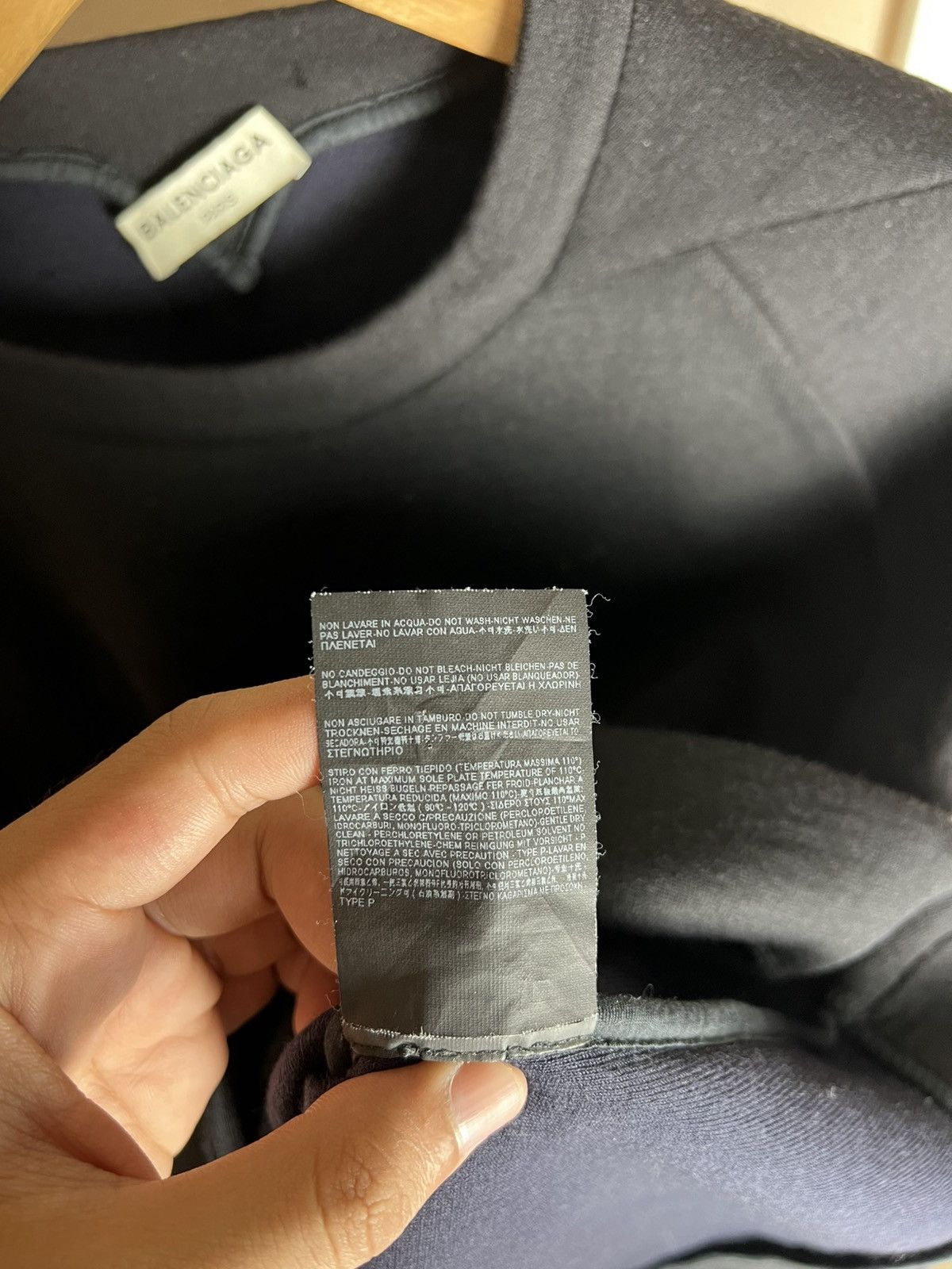 Balenciaga Distress Balenciaga Polyster Sweatshirt Black Plain Size US M / EU 48-50 / 2 - 7 Thumbnail