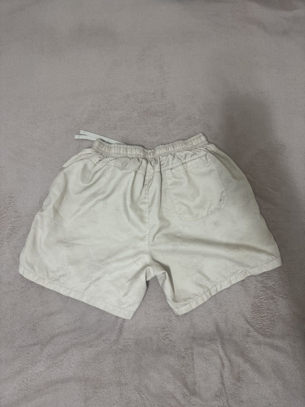 Nike Nike “Sole Food” Graphic Shorts Size US 34 / EU 50 - 2 Thumbnail