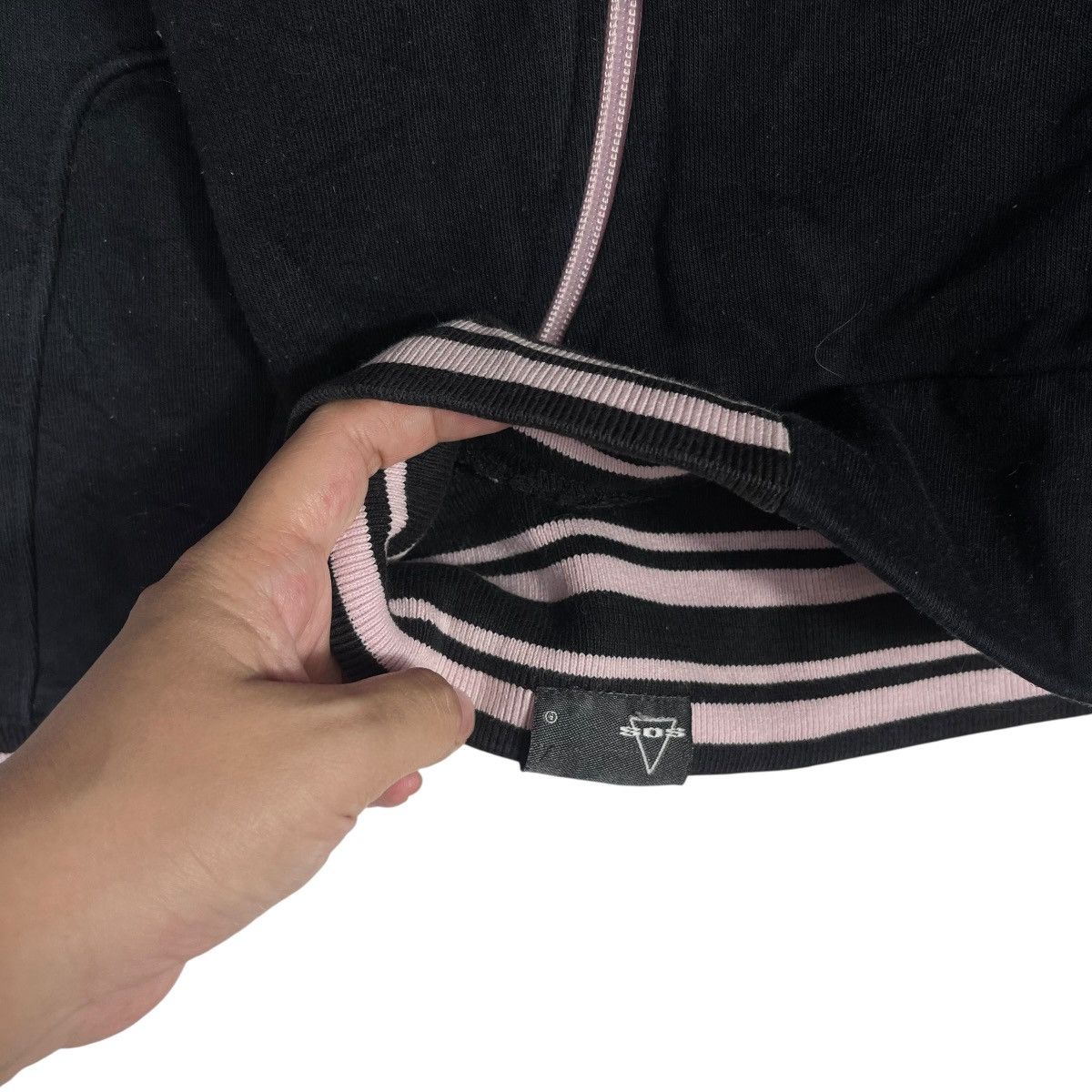 Vintage SOS Skiwear Full Zip Hoodie Jacket Black Pink Fleece Lined Size L / US 10 / IT 46 - 7 Thumbnail