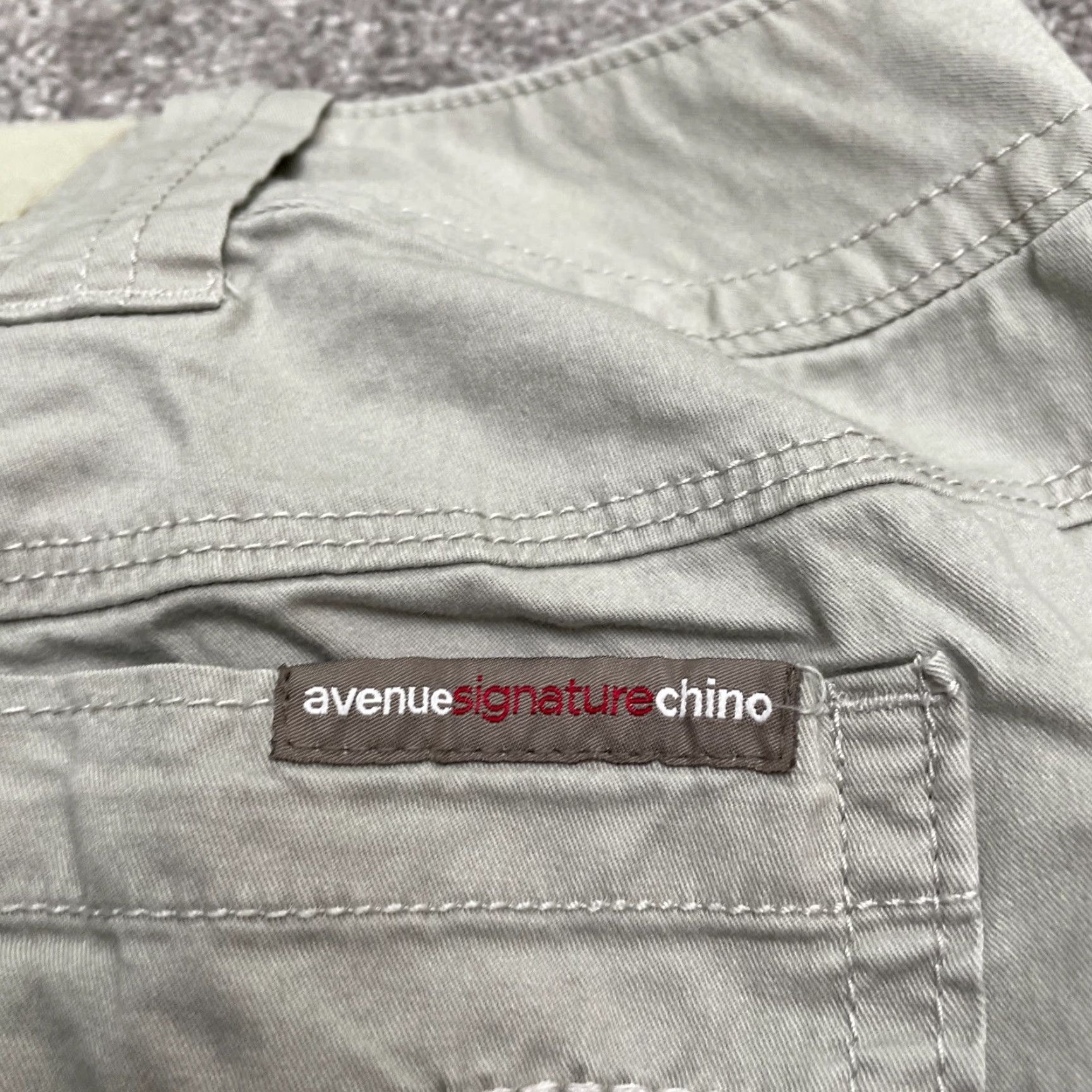 Avenue Avenue Signature Pants Womens 18 Beige Chino Wide Leg Mid Rise Pockets 41x29 Size 40" / US 18 - 6 Thumbnail