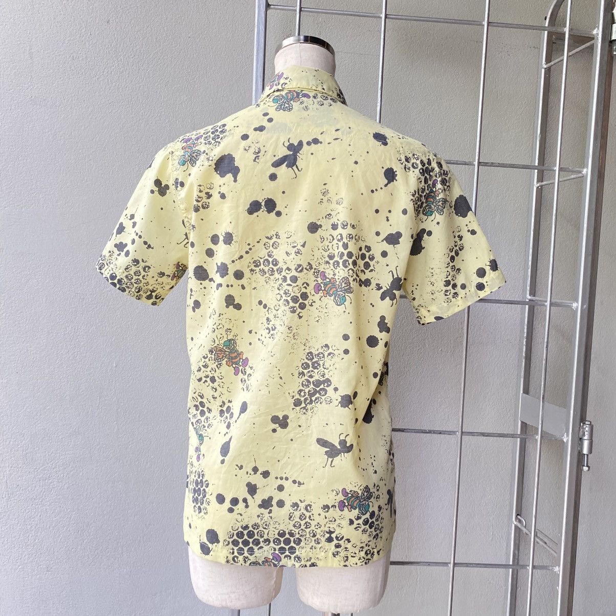 Designer × Japanese Brand RNA Inc. Yellow Honeycomb Bee Short-Sleeve Shirt Size M / US 6-8 / IT 42-44 - 9 Thumbnail