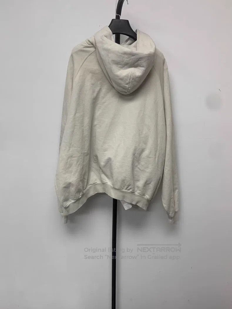 Balenciaga Balenciaga Logo Letter Print Cracked Edge Long Sleeve Pull Size US S / EU 44-46 / 1 - 2 Thumbnail