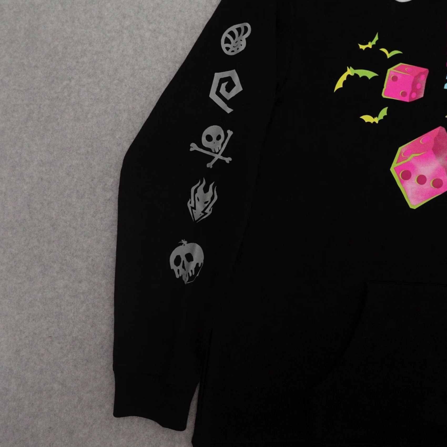 Disney VINTAGE Disney Oogie Boogie Bash 2022 Hoodie XL Men Black Pullover 24X31 MEASUREMENTS ARE PROVIDED IN PICTURES Mens XL Black Disney Hoodie Size US XL / EU 56 / 4 - 6 Thumbnail
