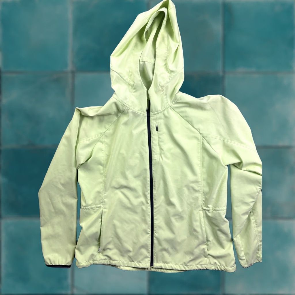 Athleta Athleta Windbreaker Jacket Women L Lime Green Full Zip Hooded Pockets Lightweight Wind-Resistant Quick Dry 1166 Size L / US 10 / IT 46 - 1 Thumbnail