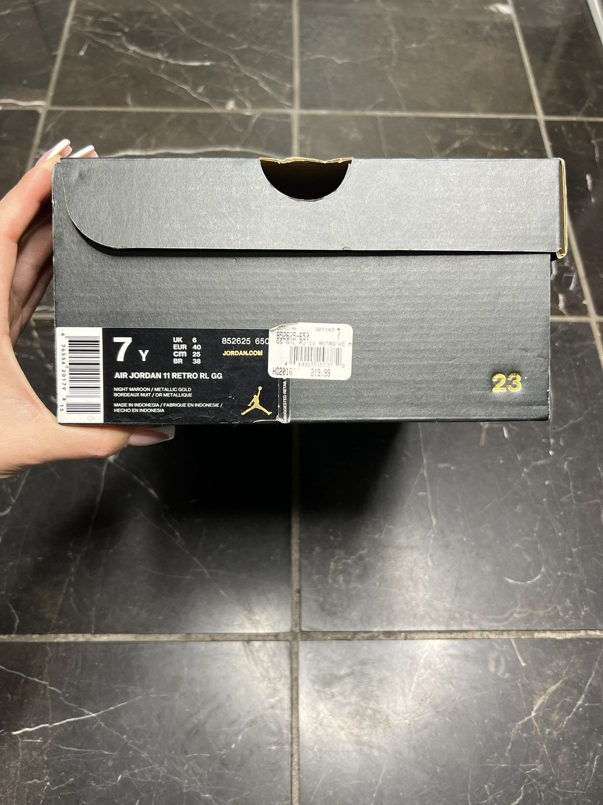 Jordan Brand Jordan Heiress 11s (2016) DS GS 7Y! Size US 7 / EU 40 - 8 Thumbnail