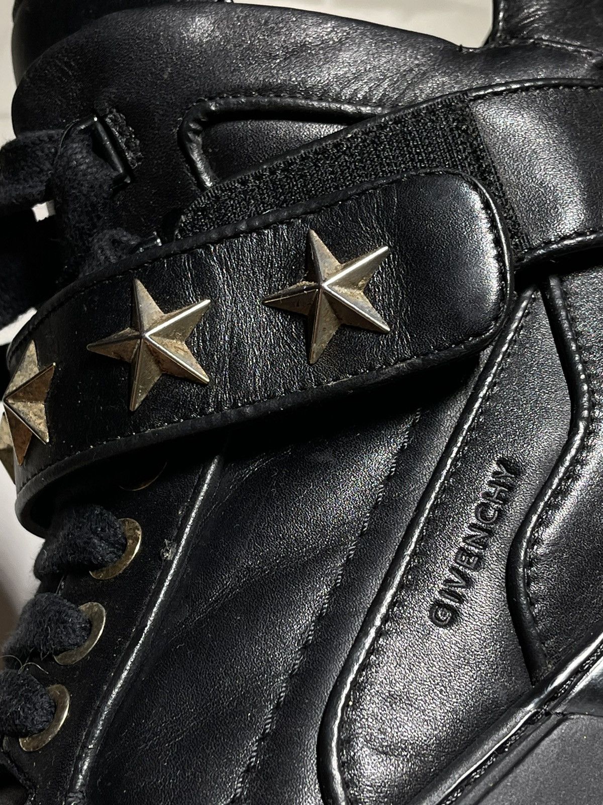 Givenchy Givenchy Tyson All Black Hi Top leather stars
