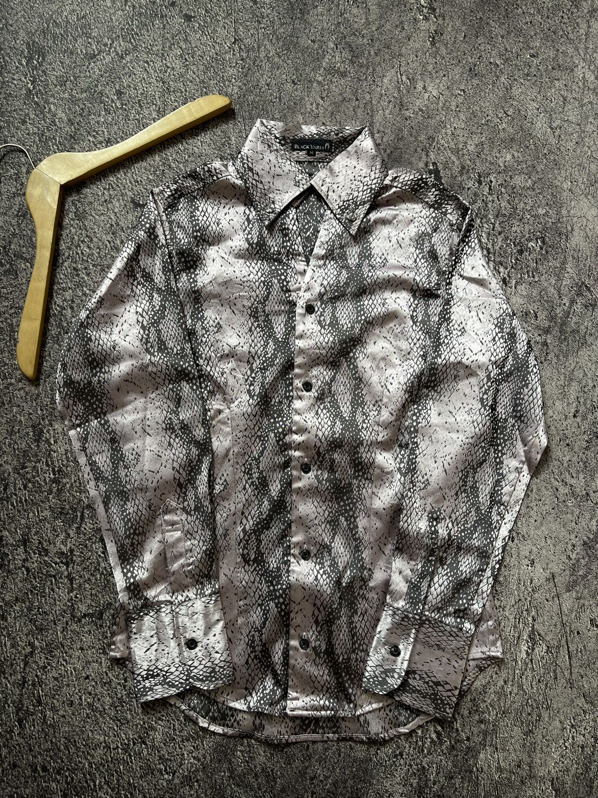Japanese Brand Black Varia Japan Snakeskin Ifsixwasnine Shirt Size US M / EU 48-50 / 2 - 1 Thumbnail