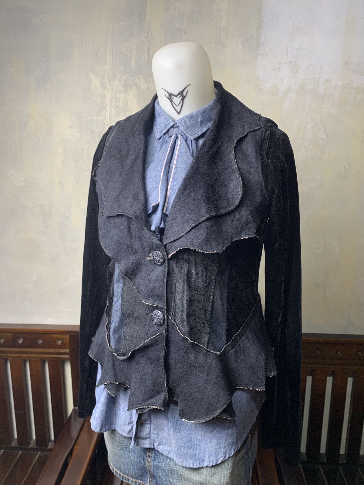 Japanese Brand Multifabric Unstructured Ruffle Cropped Blazer Size S / US 4 / IT 40 - 4 Thumbnail