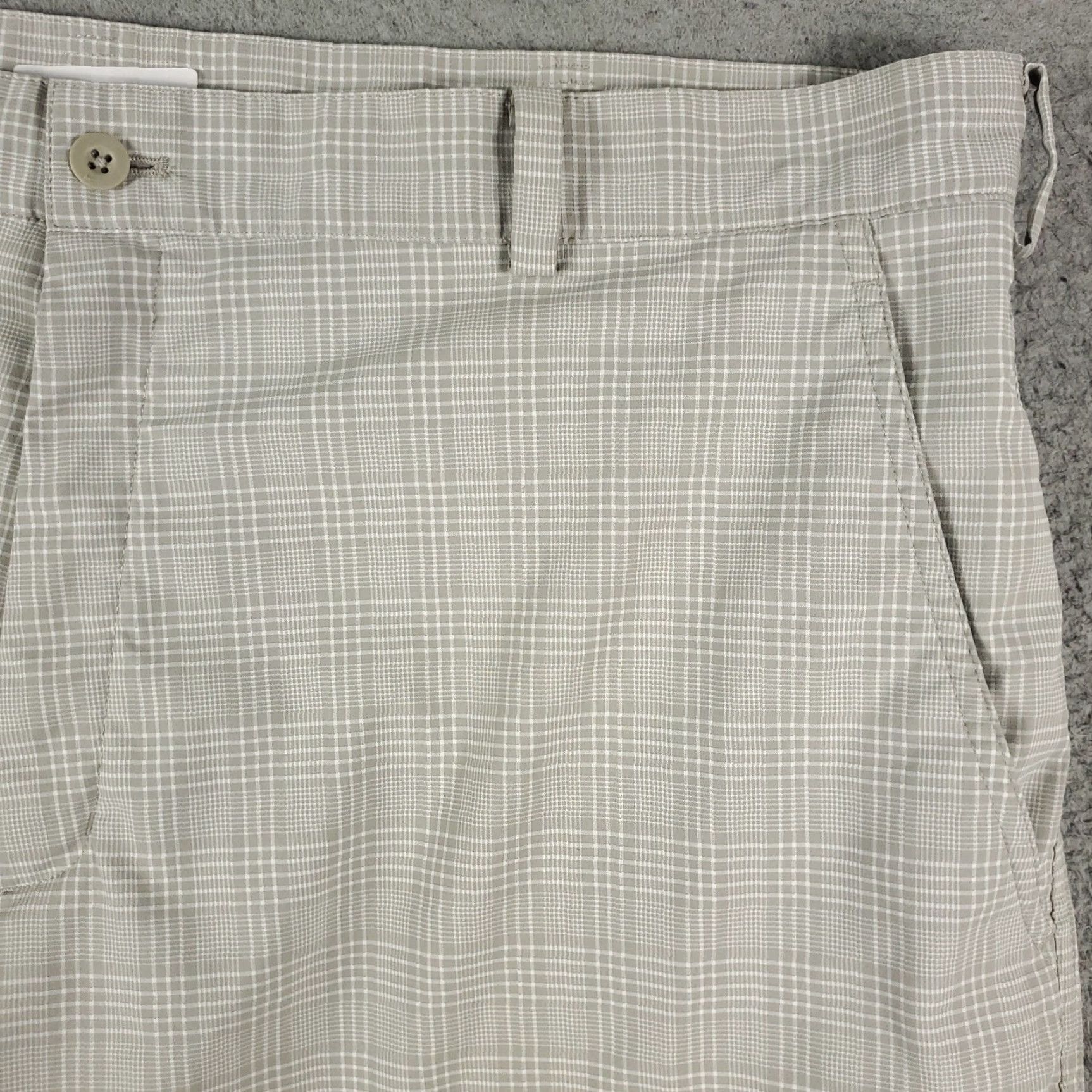 Nike Nike Shorts Mens 40 Gray Plaid Dri Fit Casual Flat Front Chino Sports American Modern Preppy Logo Mens Size US 40 / EU 56 - 3 Thumbnail