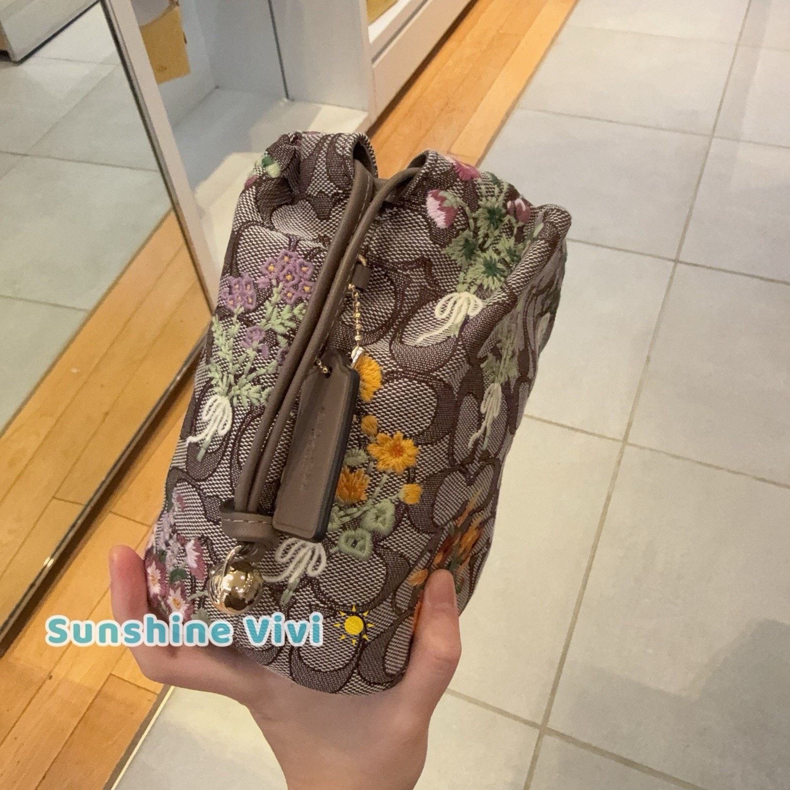 Coach NWT Coach Faye Mini Drawstring Bag Floral Embroidery CDZ94 Size ONE SIZE - 5 Thumbnail