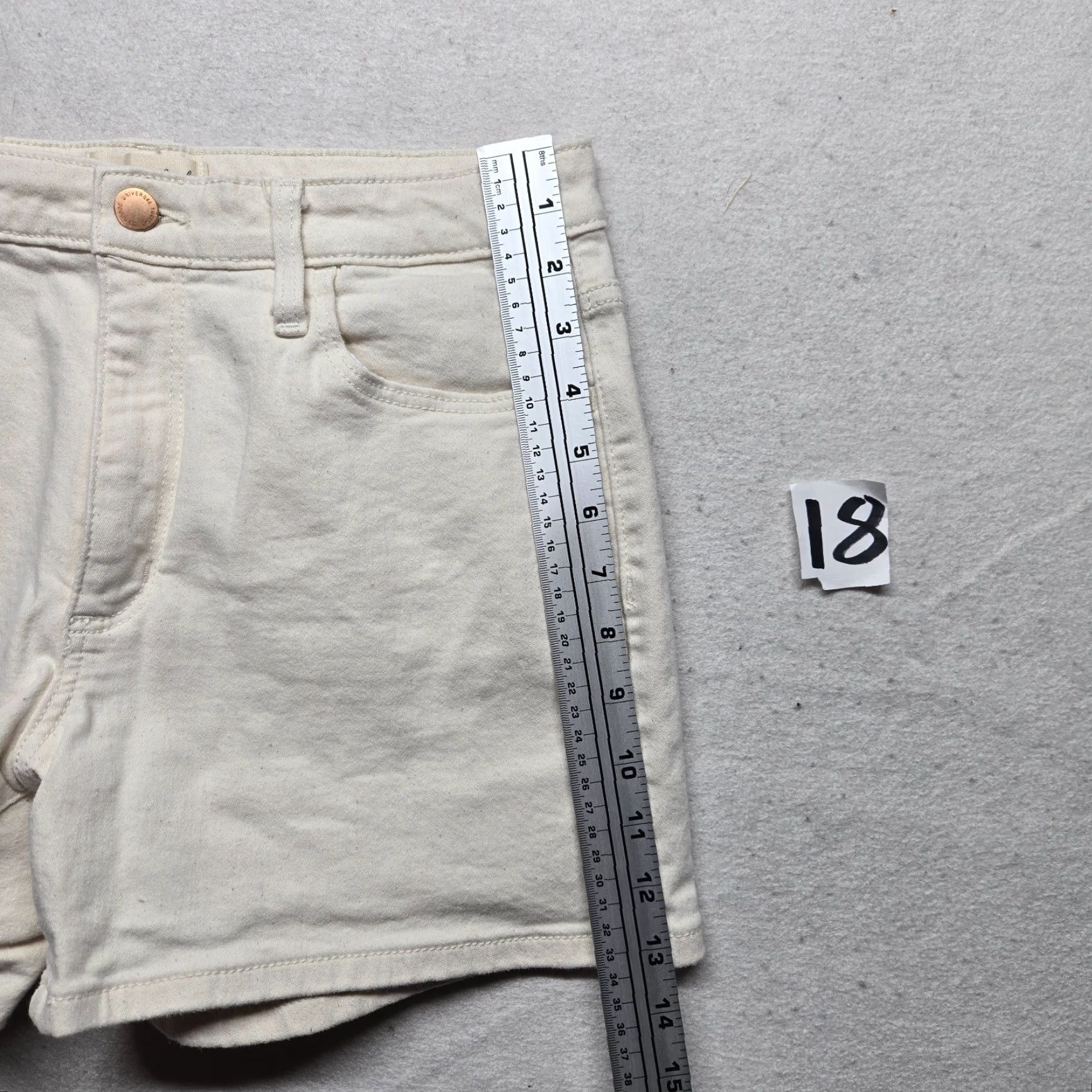Vintage Universal Thread White High Rise Midi Denim Jeans Women’s 8/29R Shirt? Size 30" / US 8 / IT 44 - 4 Thumbnail