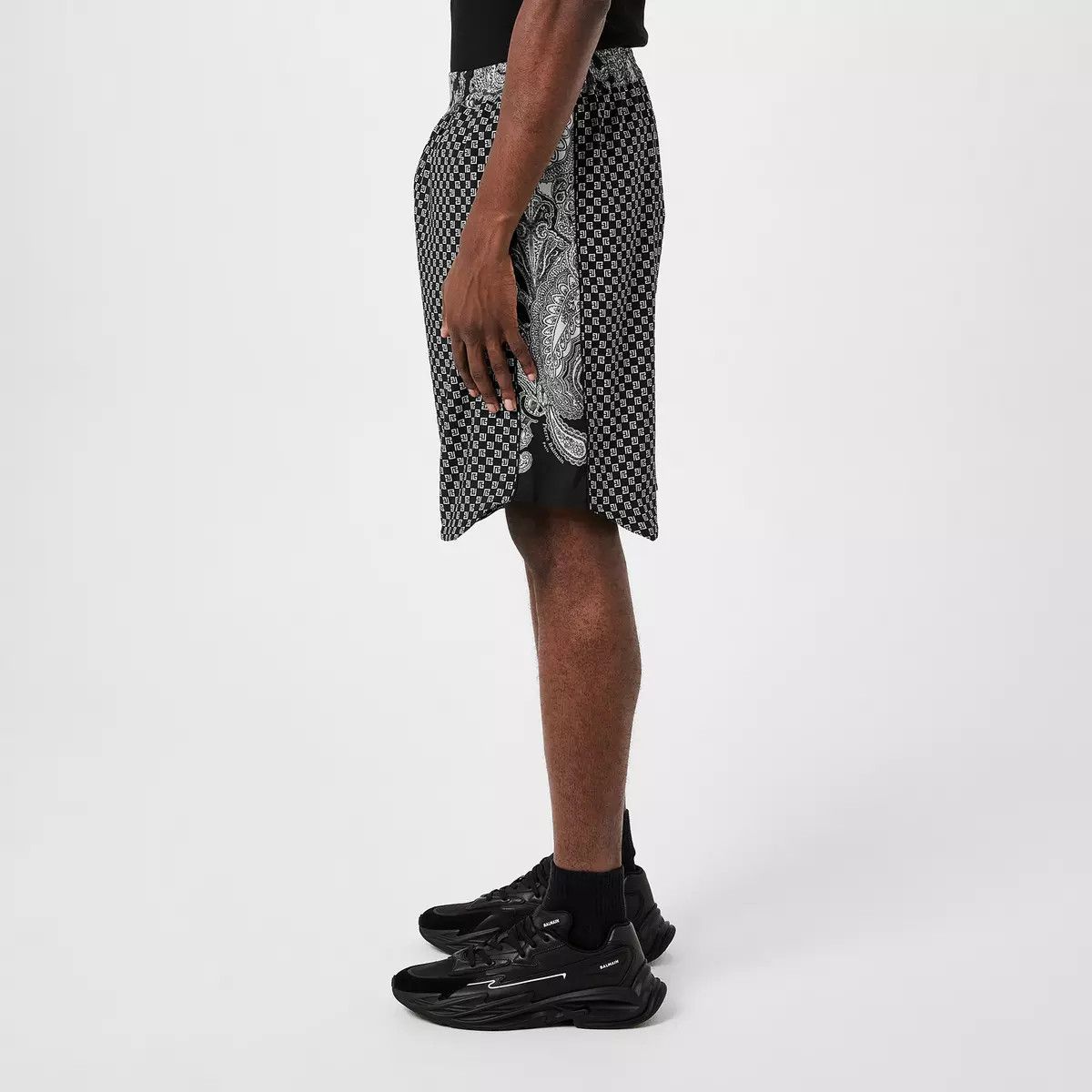 Balmain o1g2r1mq0426 Straight-Leg Monogrammed Poplin Shorts Size US 34 / EU 50 - 3 Thumbnail