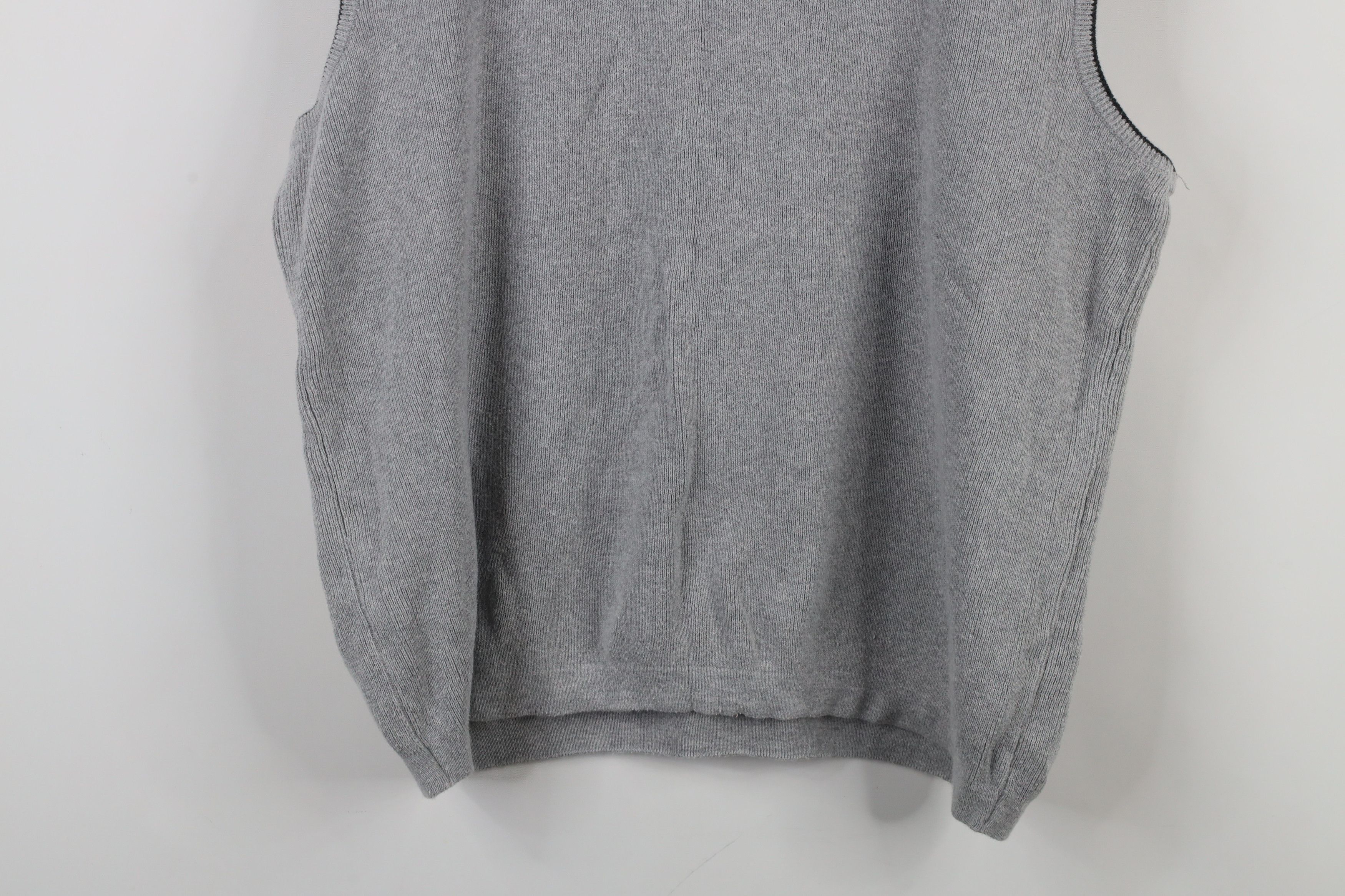 Vintage Vintage 90s Streetwear Ribbed Knit V-Neck Sweater Vest Gray Size US XL / EU 56 / 4 - 8 Thumbnail