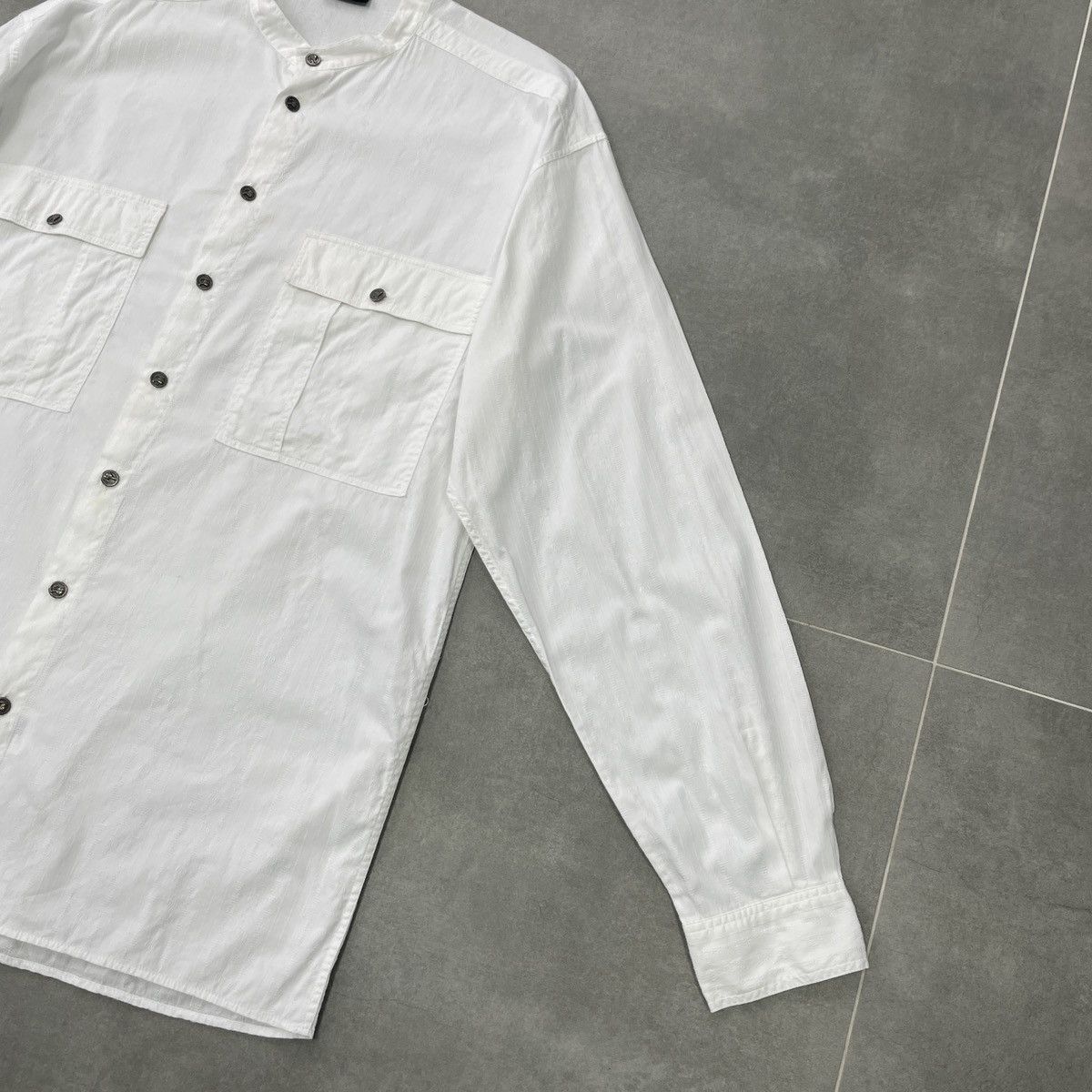 Versace × Vintage Vintage Gianni Versace Versus Button Shirt Size 38/52 Size US L / EU 52-54 / 3 - 9 Thumbnail