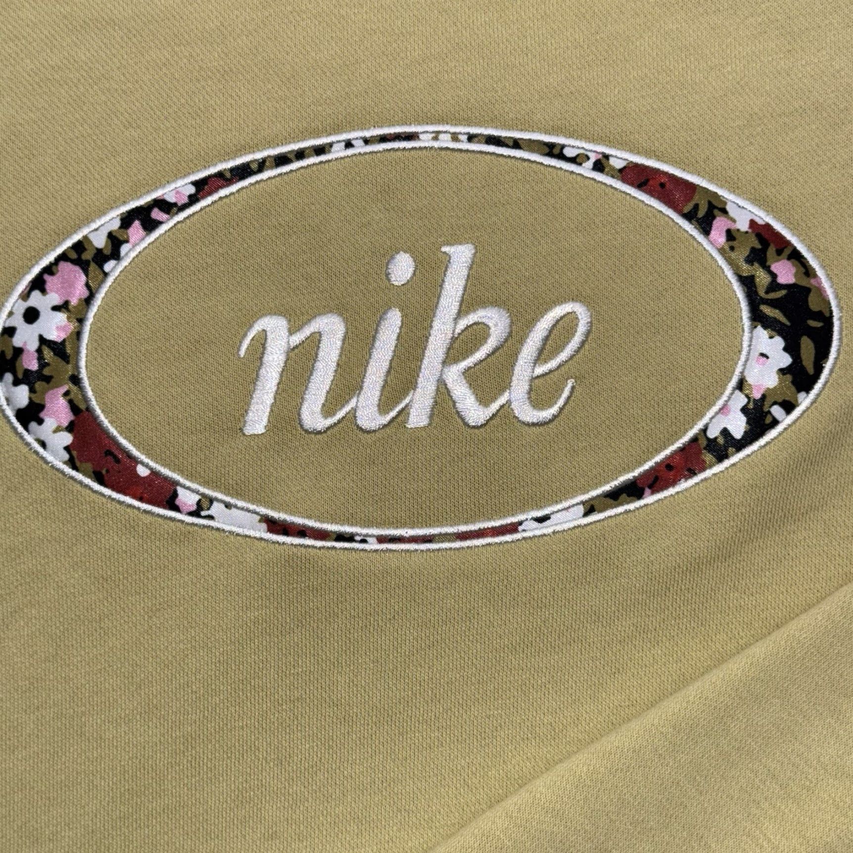 Nike Nike Cropped Hoodie Womens Large Floral Embroidered Logo Athleisure Spring Green Size L / US 10 / IT 46 - 4 Thumbnail