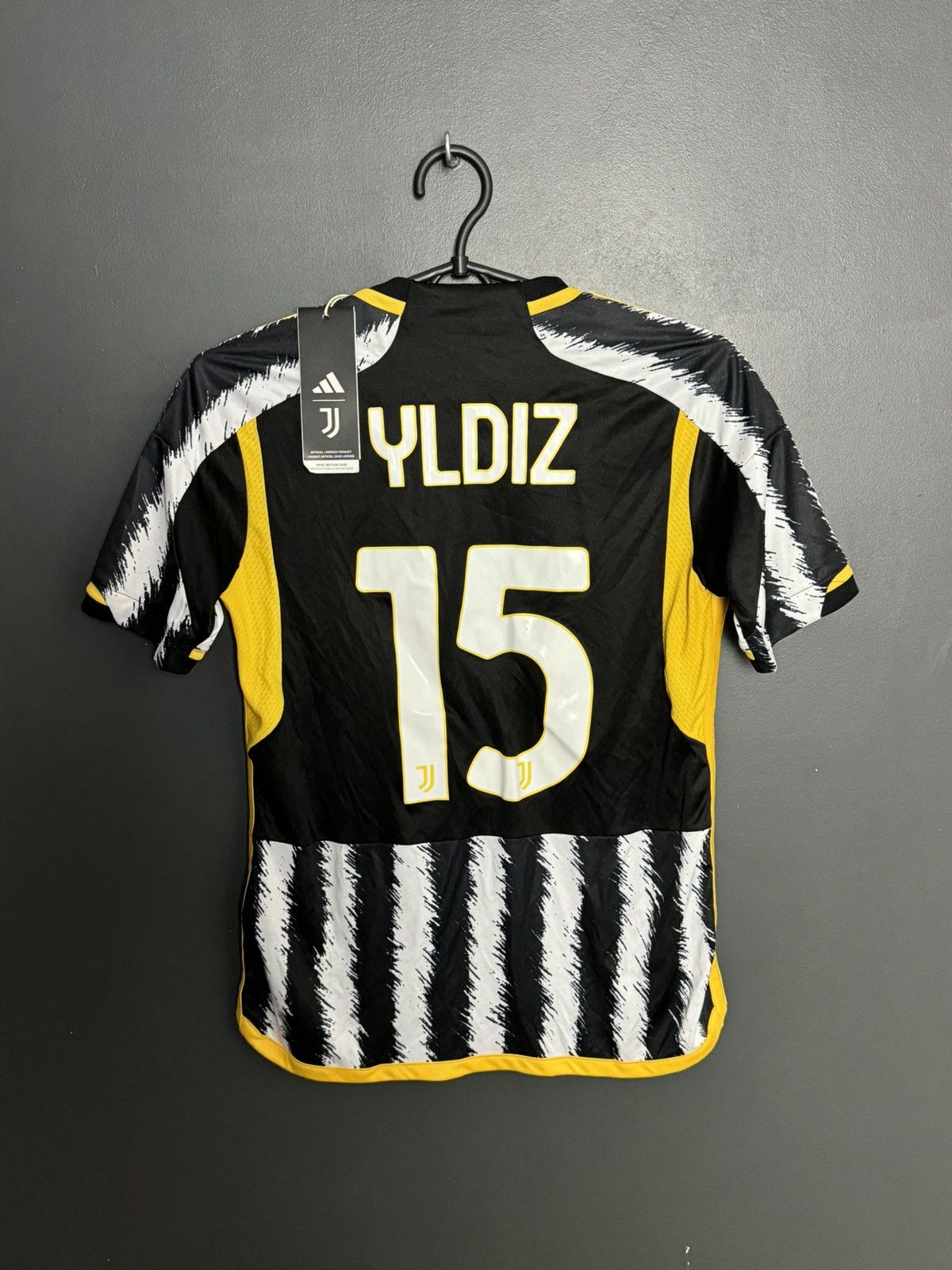 Adidas KIDS Juventus 23/24 Home Football Jersey T-Shirt Size US XS / EU 42 / 0 - 1 Thumbnail