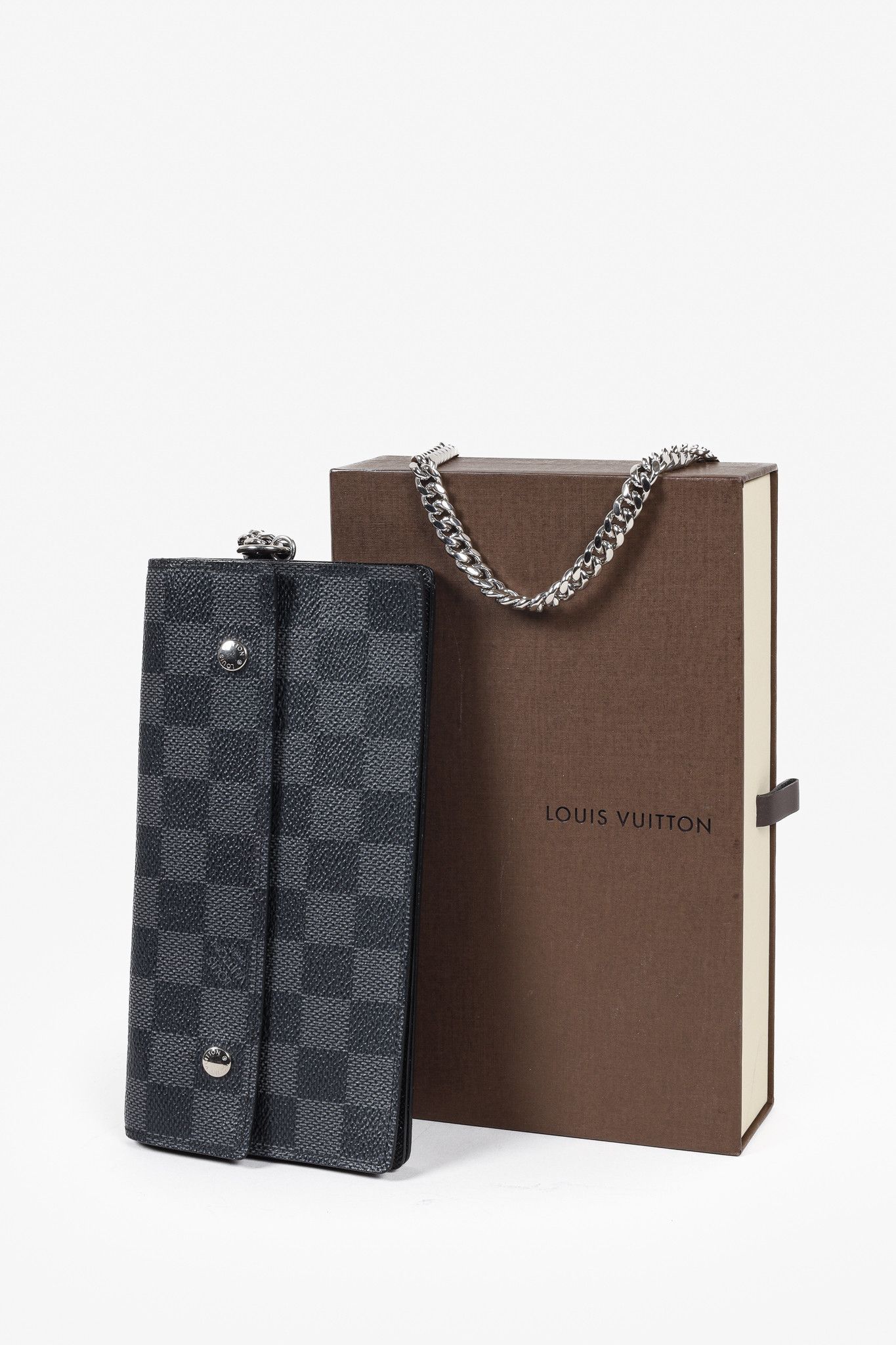 ❤️ AUTHENTIC Louis Vuitton Graphite outlet Wallet on Chain❤️