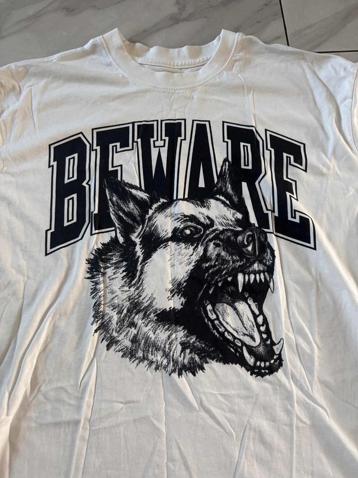 Market Market Men's Classic Beware T-Shirt XL Size US XL / EU 56 / 4 - 3 Thumbnail