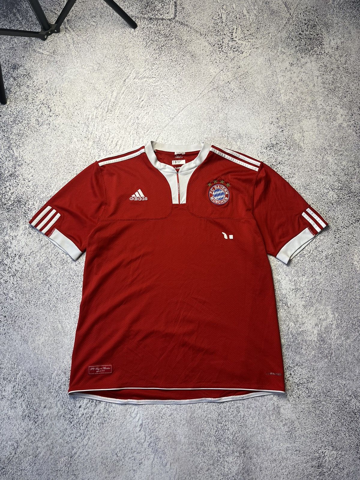Adidas ADIDAS FC Bayern Munchen Mens Football Shirt Jersey Red Size US L / EU 52-54 / 3 - 6 Thumbnail