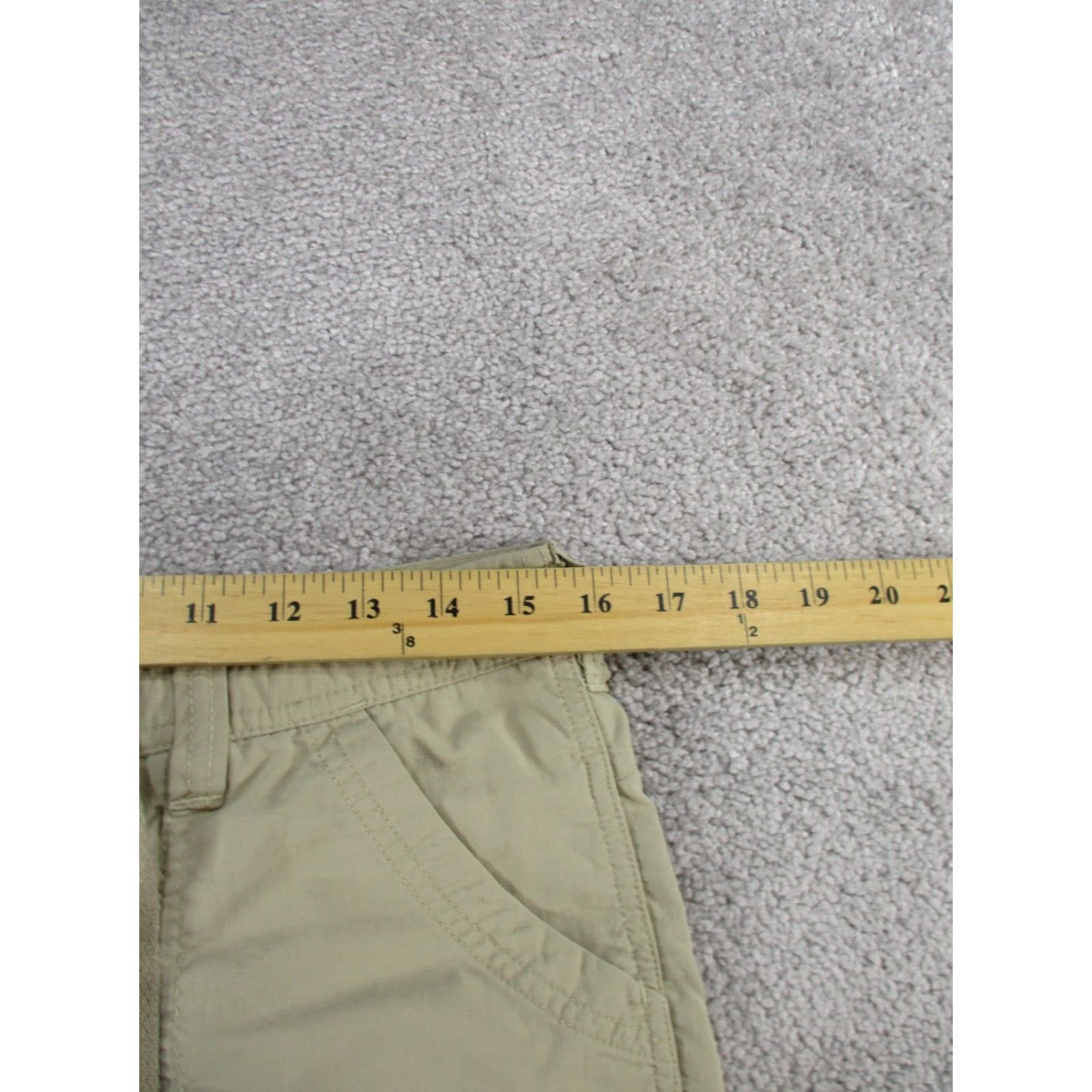 The North Face VINTAGE The North Face Shorts Womens 4 Beige Lightweight Nylon Hiking 5" Size 27" / US 4 / IT 40 - 7 Thumbnail