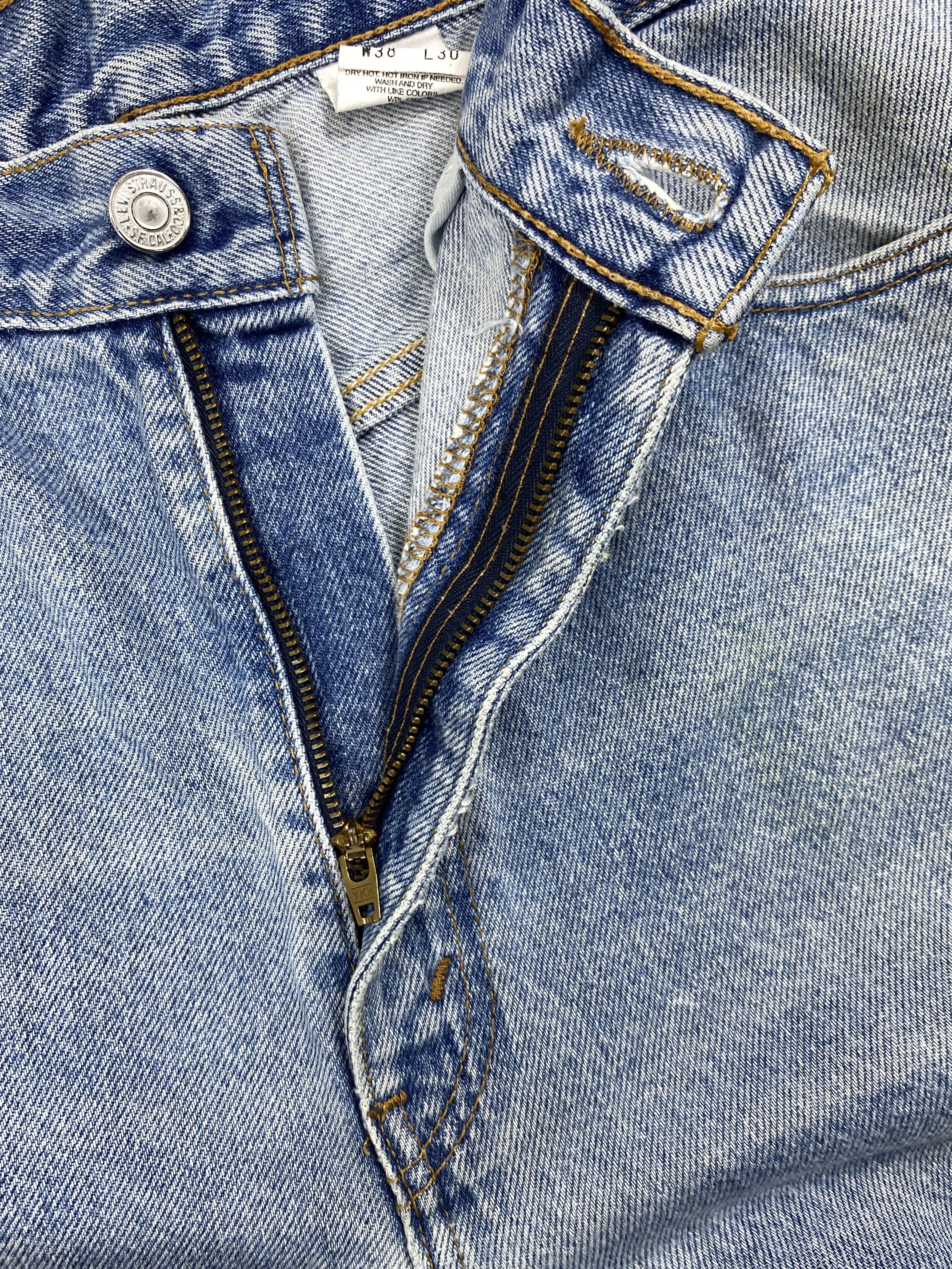 Levi's Light Wash Vintage Levi's 550 Relaxed Denim 36 x 30 JN640 Size US 36 / EU 52 - 6 Thumbnail