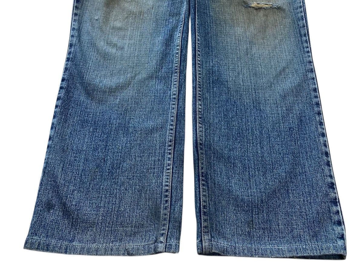 Levi's Y2K Levi's blue straight leg jeans distressed, faded jeans Size US 42 / EU 58 - 4 Thumbnail