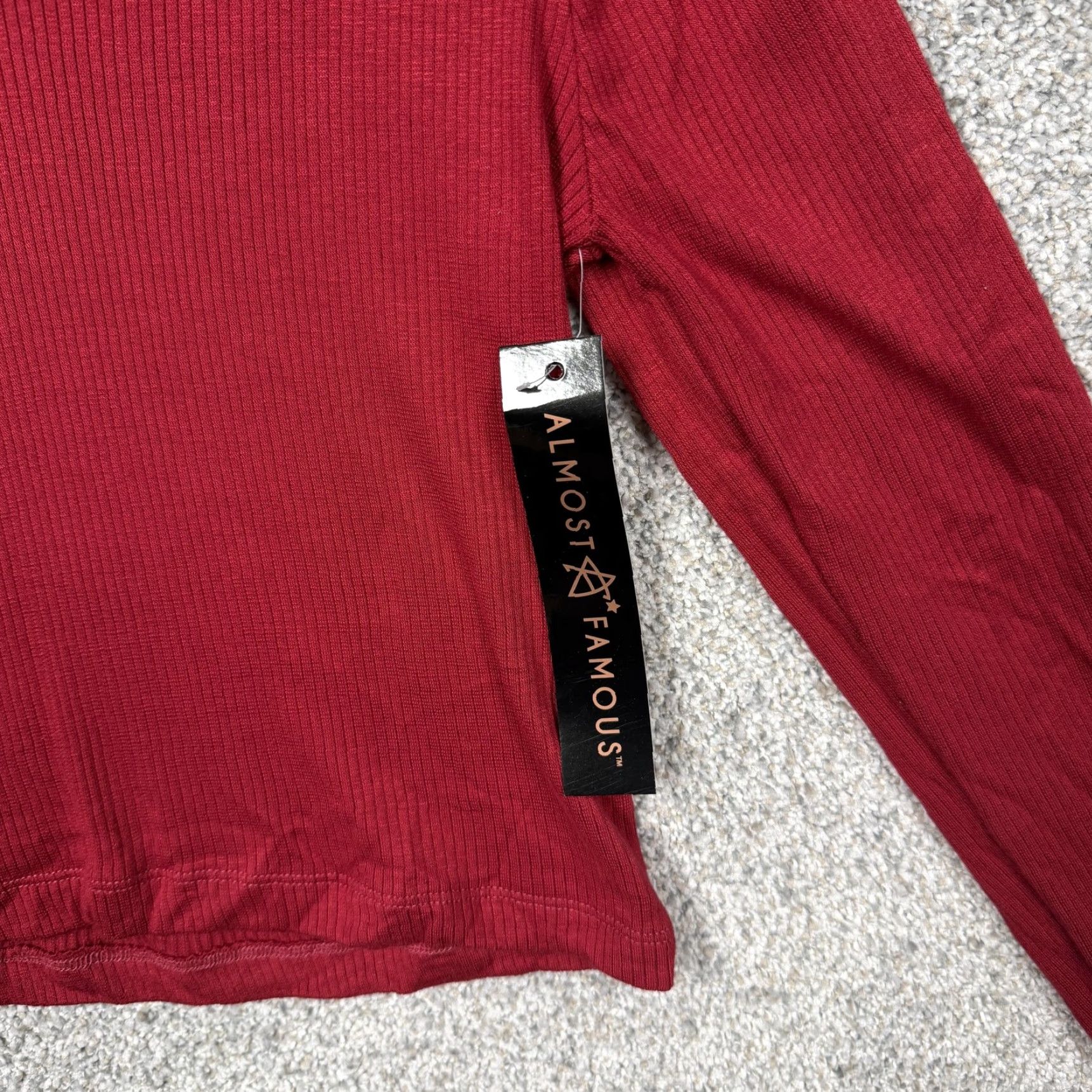 Almost Famous Almost Famous Top Womens Large Red Ribbed Knit V-Neck Cropped Preppy Y2K Size L / US 10 / IT 46 - 3 Thumbnail