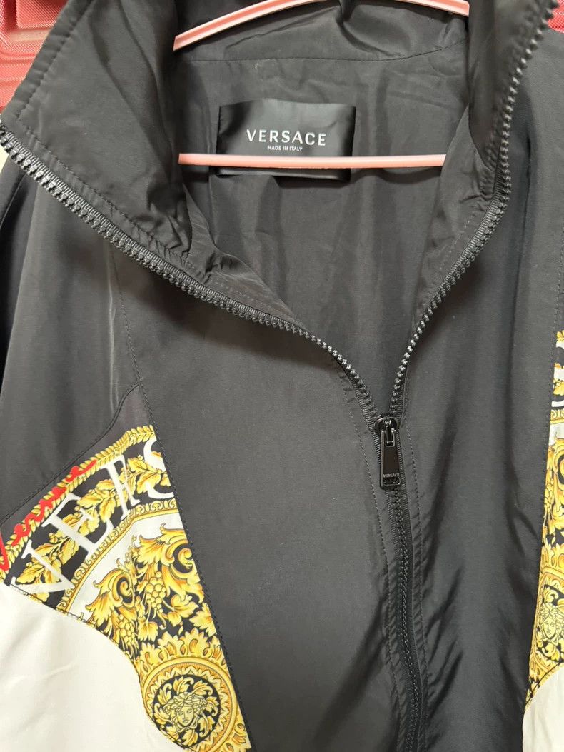 Versace Versace Men's black and gold printed zip-up jacket Size US L / EU 52-54 / 3 - 6 Thumbnail
