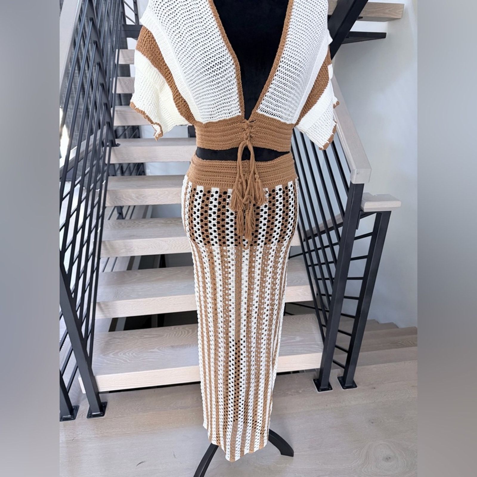 Other New Chic Crochet Maxi Skirt in Tan and White one size Size 27" / US 4 / IT 40 - 10 Thumbnail