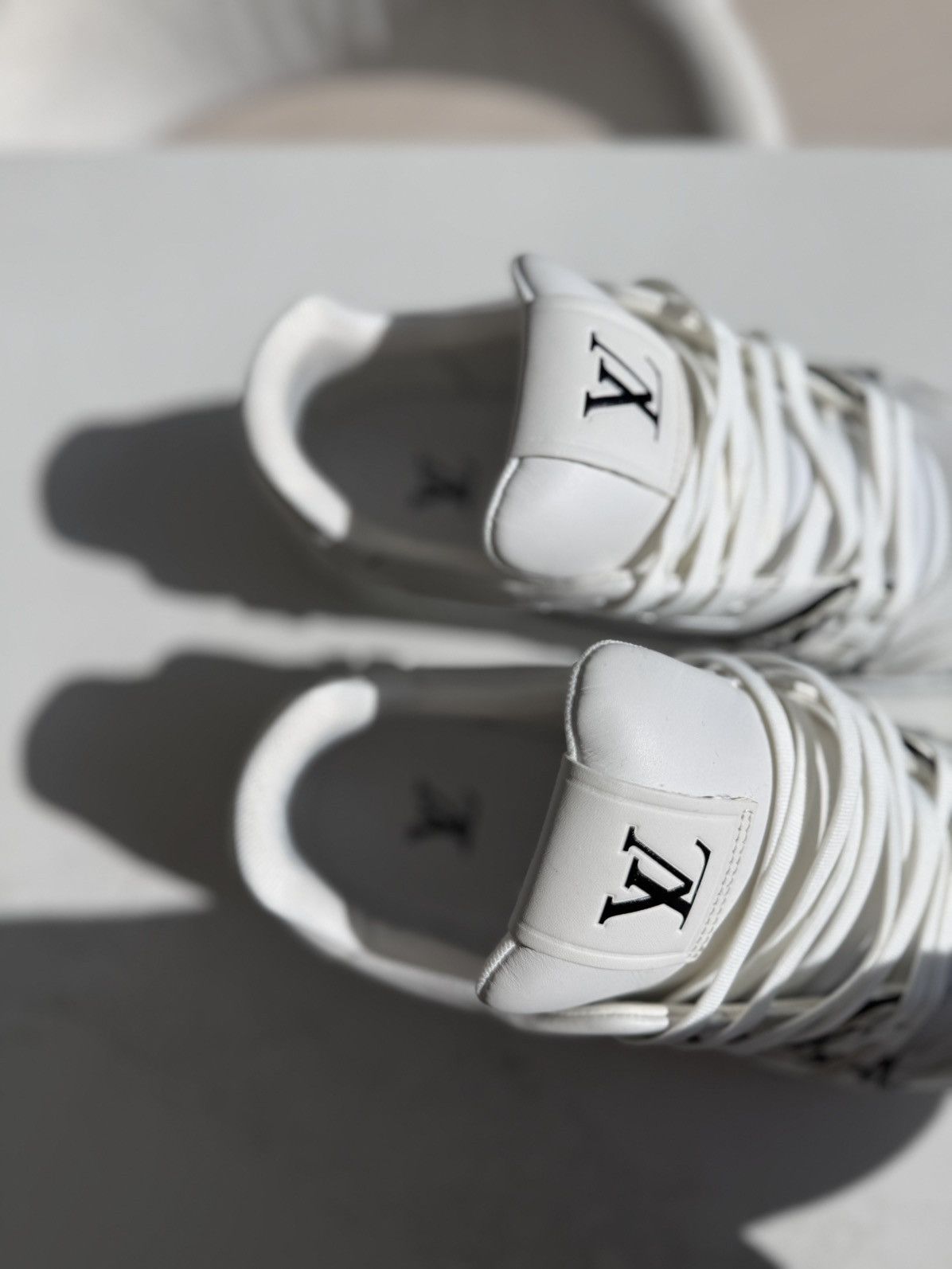 Louis Vuitton Louis Vuitton Trainer Sneaker - Size 9 Size US 9 / EU 42 - 5 Thumbnail