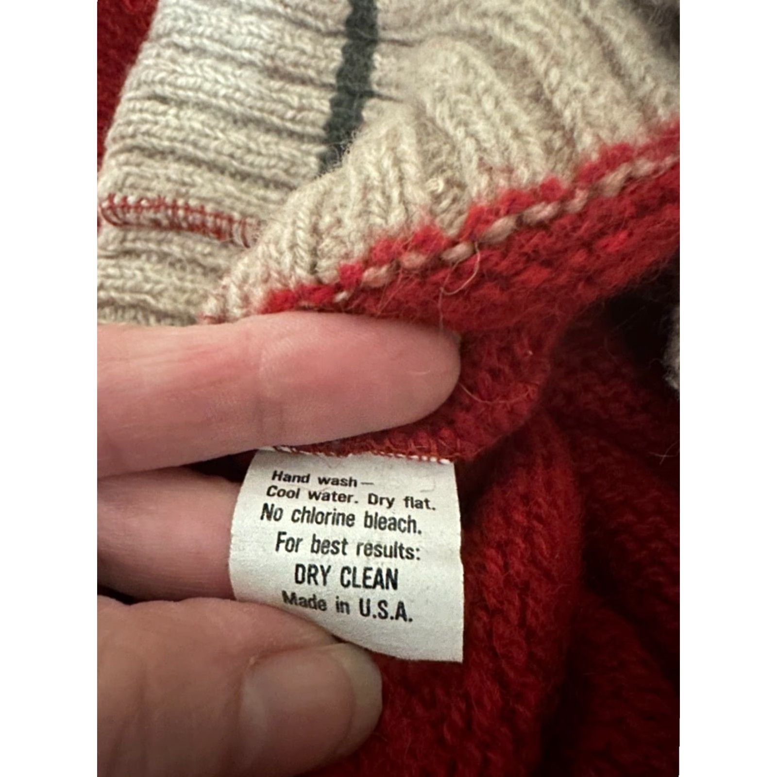 Vintage VINTAGE Alps Rugged Outdoors Sweater Henley Mens L Red USA Pattern Solid Open-Knit Long Sleeve Button Regular Adult Mens Size US L / EU 52-54 / 3 - 6 Thumbnail