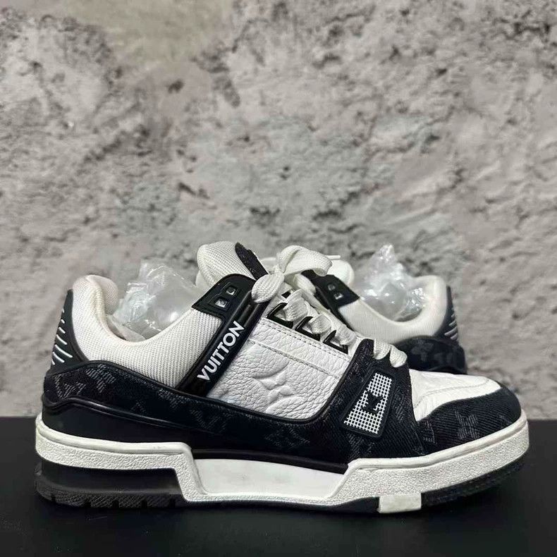 Louis Vuitton Louis Vuitton Black and White Sneakers Size 37.5-2507 Size US 7 / IT 37 - 4 Thumbnail