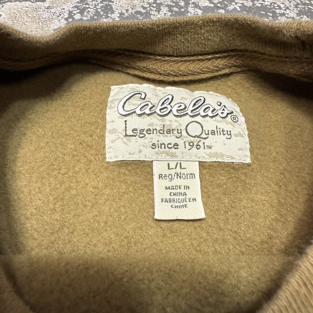Vintage Vintage Cabelas RealTree Essential Camo Crew Sweatshirt Size US L / EU 52-54 / 3 - 5 Thumbnail