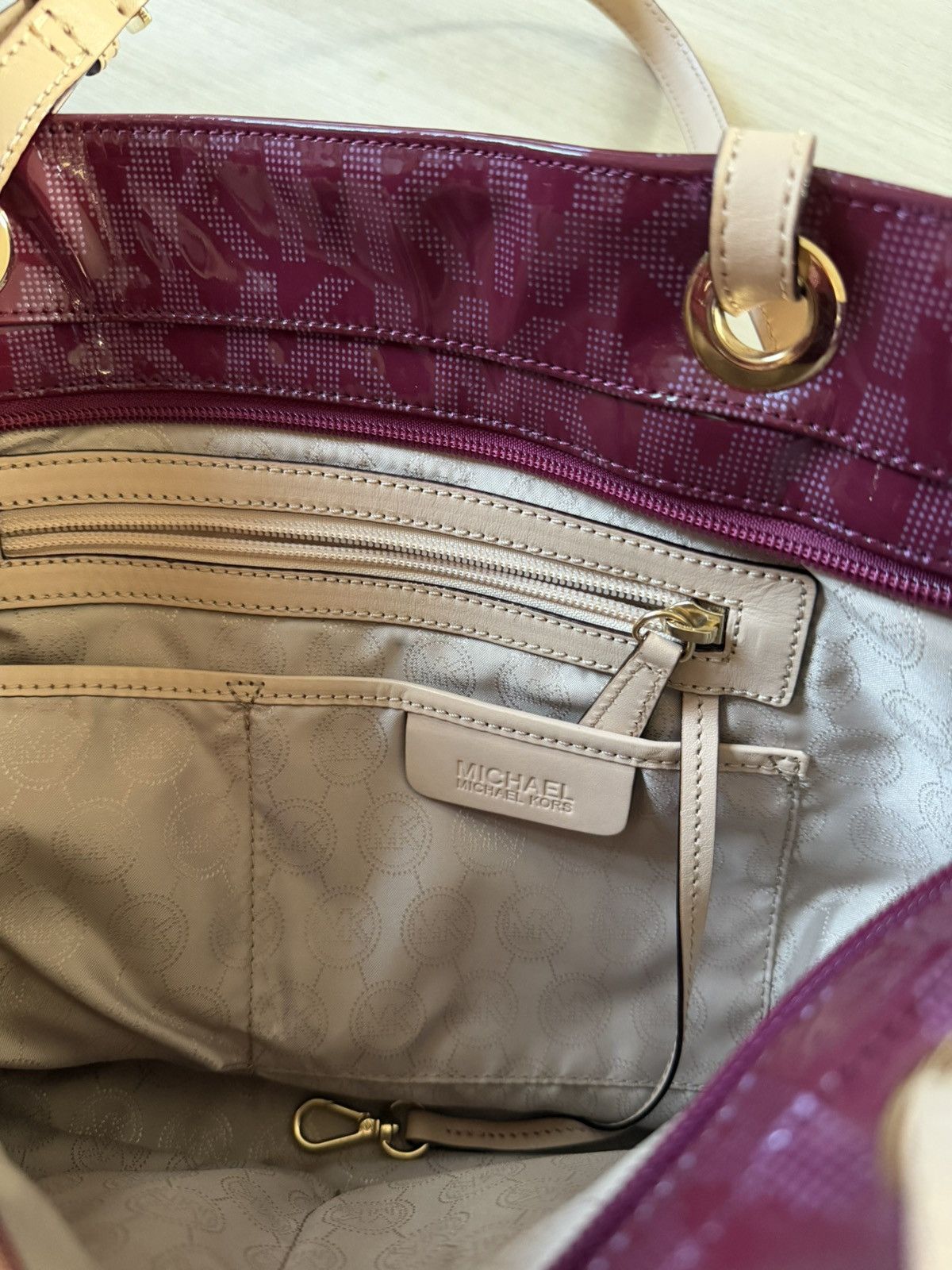 Michael Kors Michael Kors Jet Set Tote Bag Patent Leather Burgundy Logo Size ONE SIZE - 11 Thumbnail