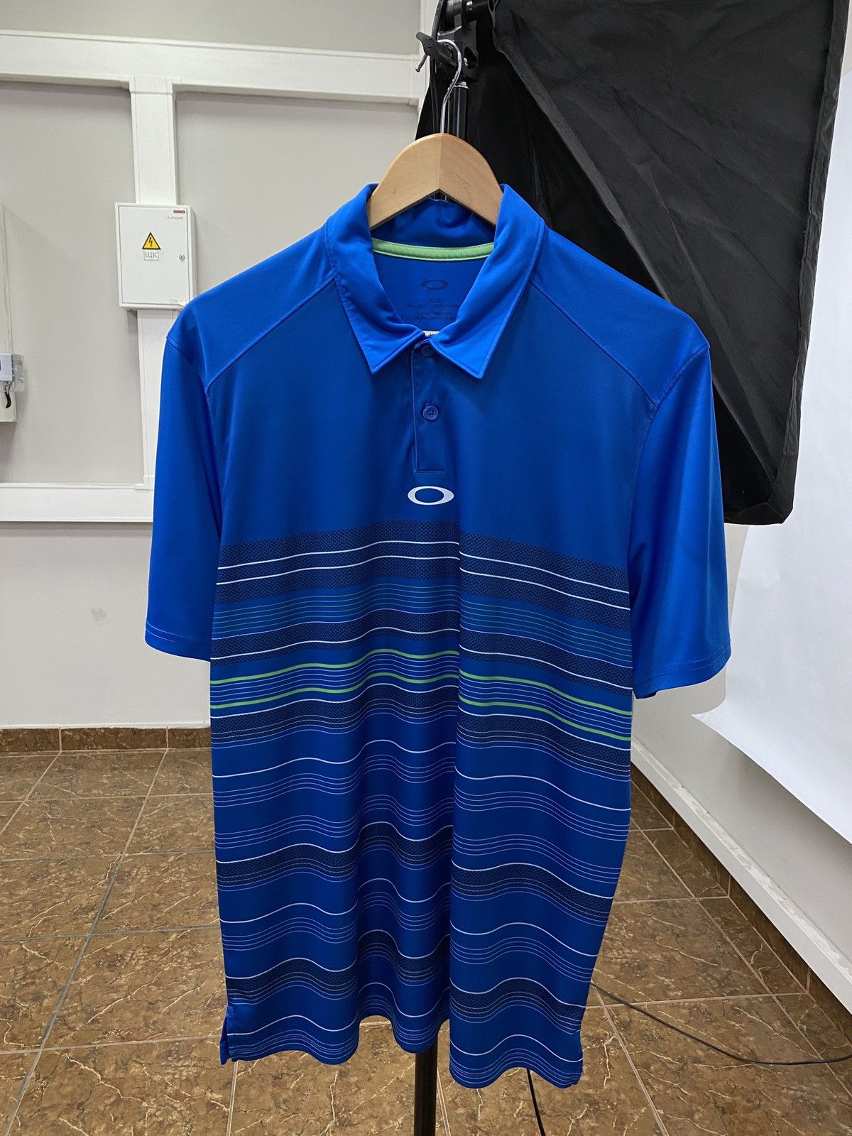 Oakley 🇺🇸 Vintage Oakley Polo T-Shirt Rare Retro Hype Y2K Size US M / EU 48-50 / 2 - 1 Thumbnail