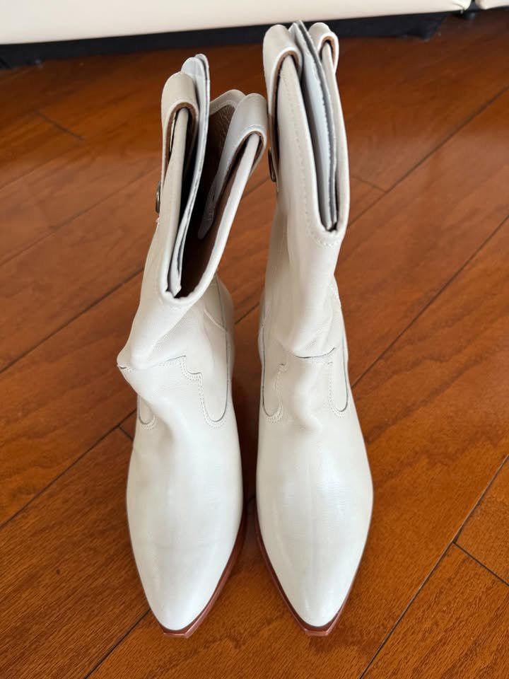 Frye Frye Women's June Western, White - 6.5M SAVE $150.00. Size US 6.5 / IT 36.5 - 7 Thumbnail