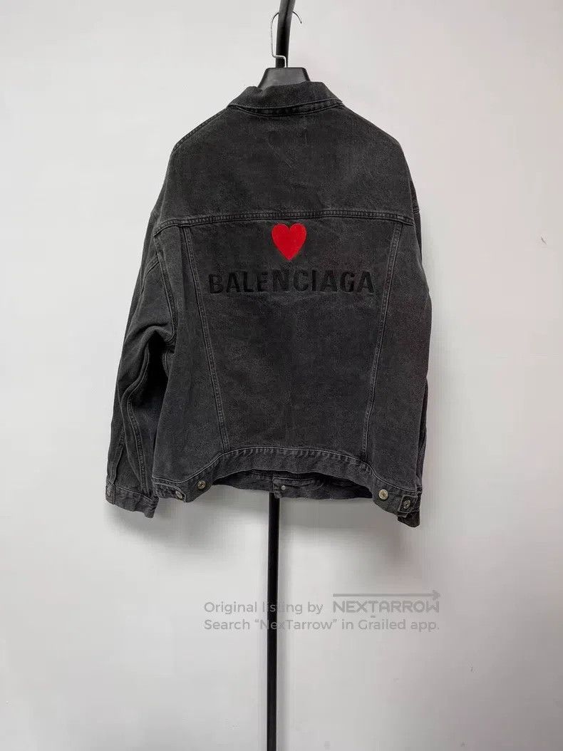 Balenciaga Balenciaga Heart Pattern Denim Jacket, Women's, Blue Size M / US 6-8 / IT 42-44 - 1 Thumbnail