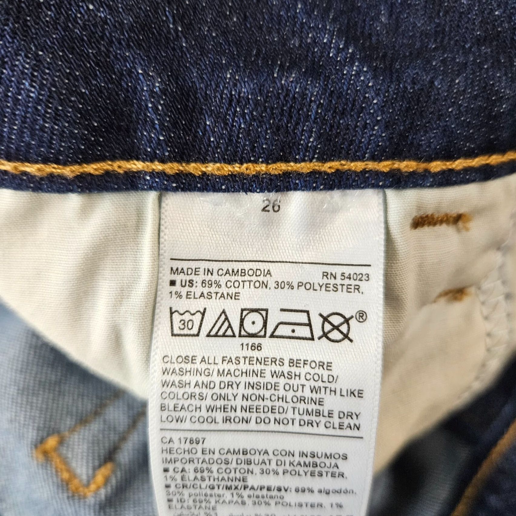 Old Navy Old Navy Womens Kicker Bootcut Jeans Sz 26 Blue Dark Wash Jeans Womens 26 Bootcut Blue Dark Wash Womens Old Navy Size 26" / US 2 / IT 38 - 6 Thumbnail