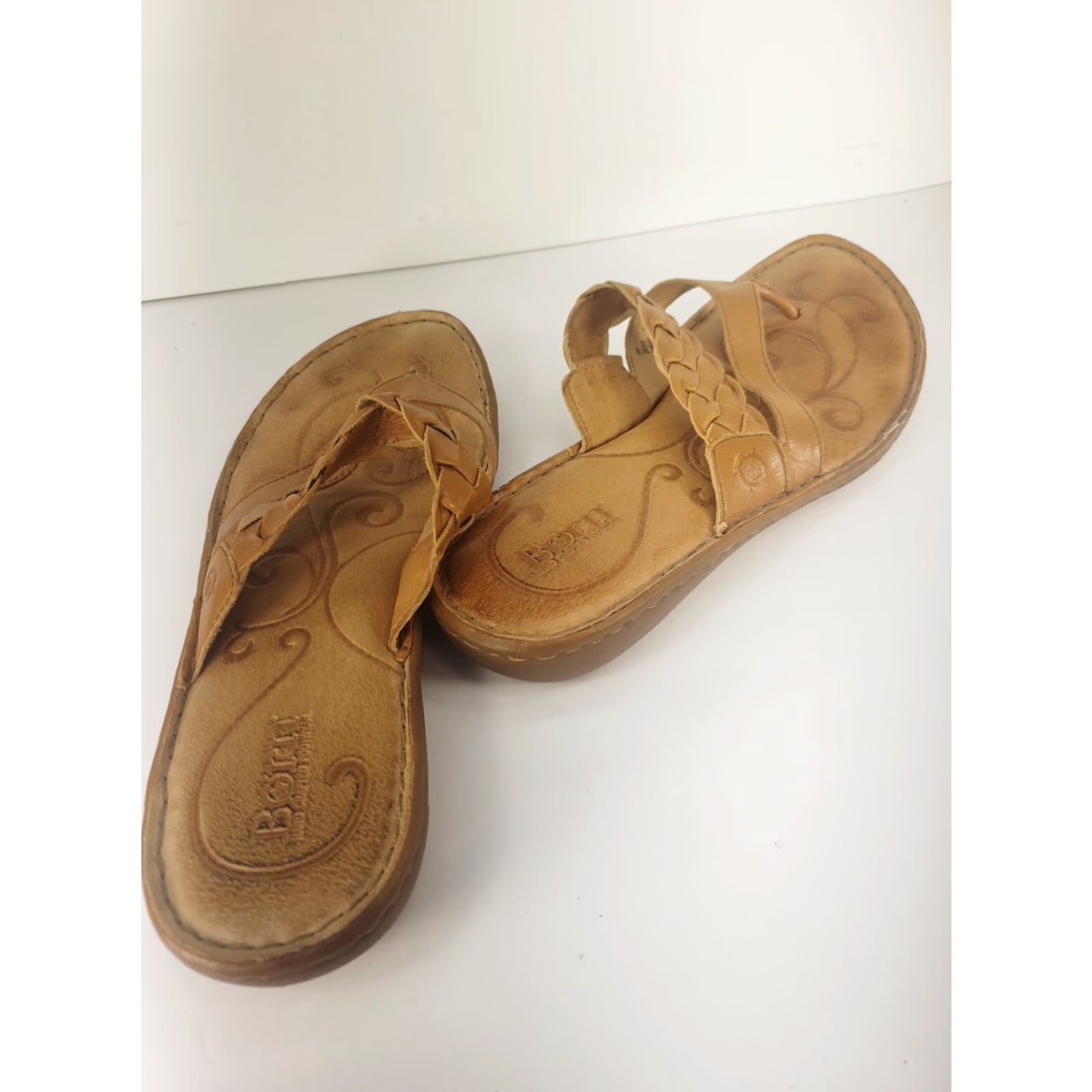 Born Born Sandals Women’s 8M Tan Leather Slide Wedge Latigo Straps Bohemian Logo Casual Sandal Menus? Size US 8 / IT 38 - 4 Thumbnail