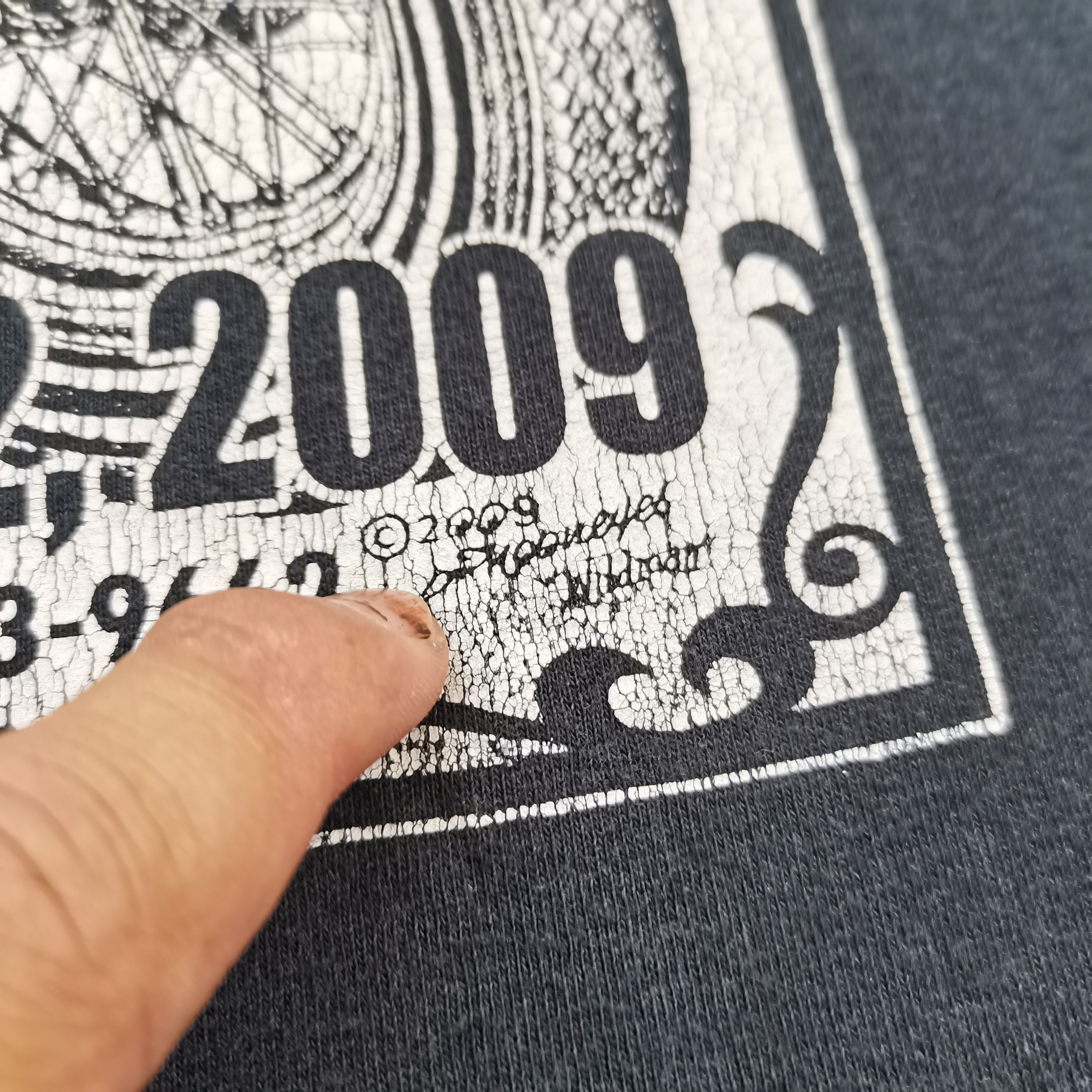 Vintage Crazy Vintage Y2k MOON EYES Distress Tee Size M Size US M / EU 48-50 / 2 - 8 Thumbnail