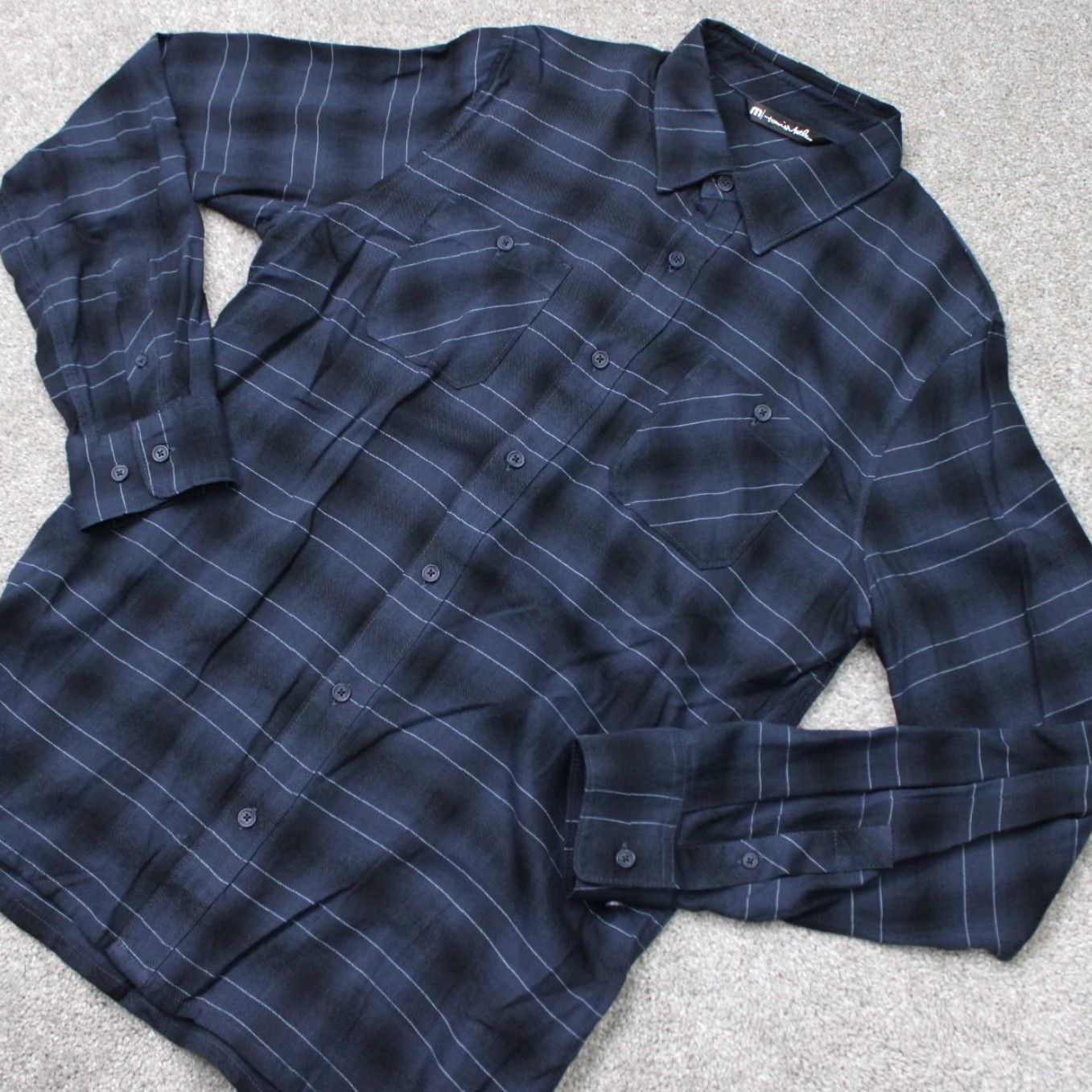 TravisMathew Travis Mathew Shirt Mens Medium Blue Plaid Flannel Rayon/Cotton Long Sleeve Button-Up Shirt Size US M / EU 48-50 / 2 - 4 Thumbnail