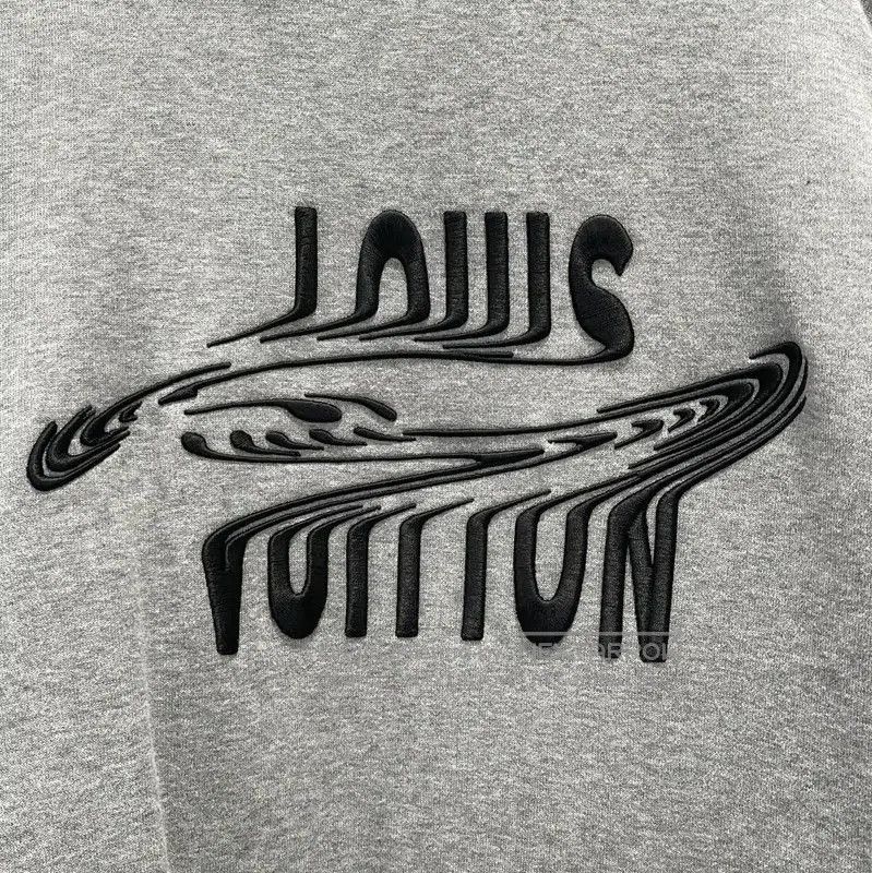 Louis Vuitton Louis Vuitton Gray Embroidered Long Sleeve Sweatshirt . Size US M / EU 48-50 / 2 - 4 Thumbnail