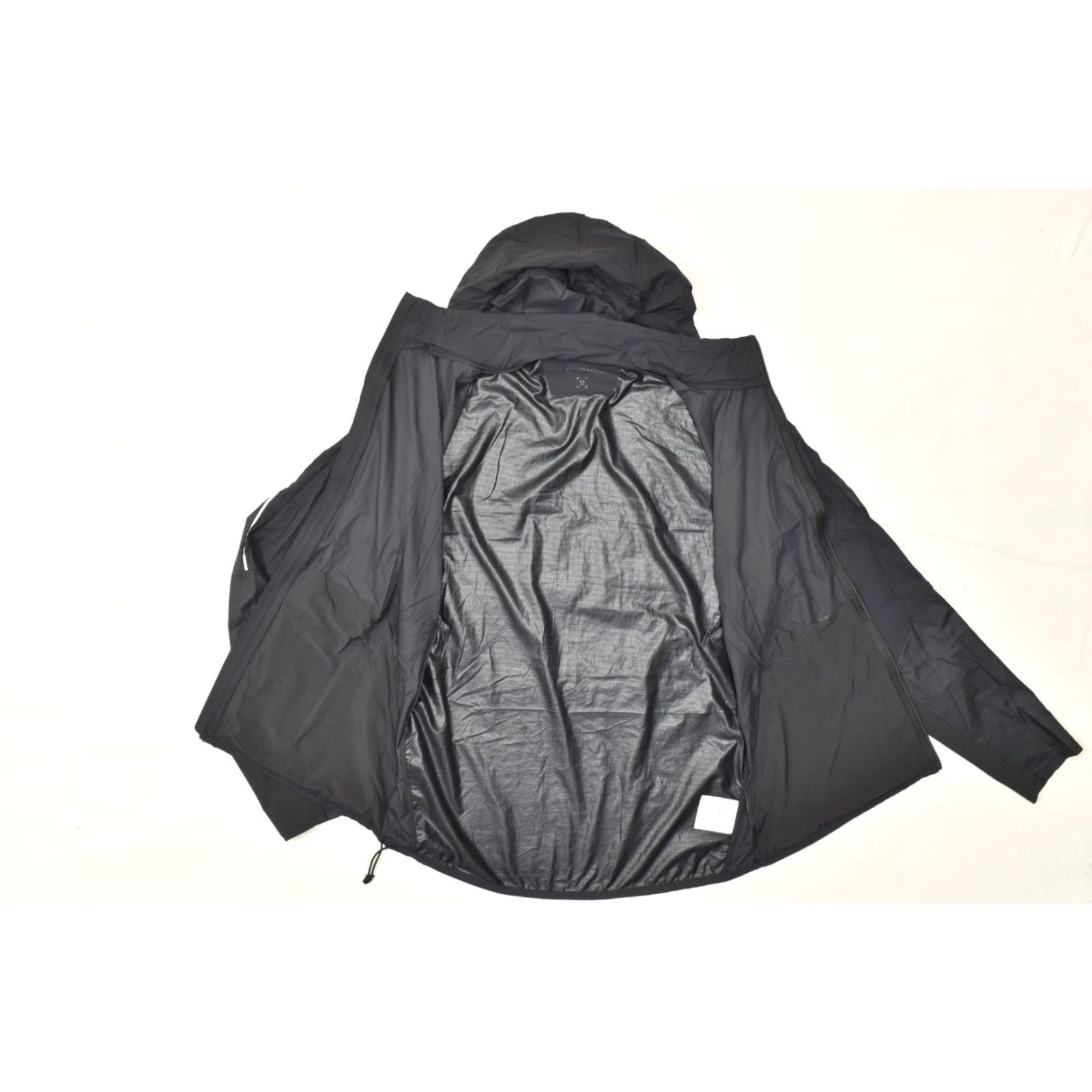 Lululemon Lululemon Jacket Mens Full Zip Hooded Windbreaker Black L Size US L / EU 52-54 / 3 - 3 Thumbnail