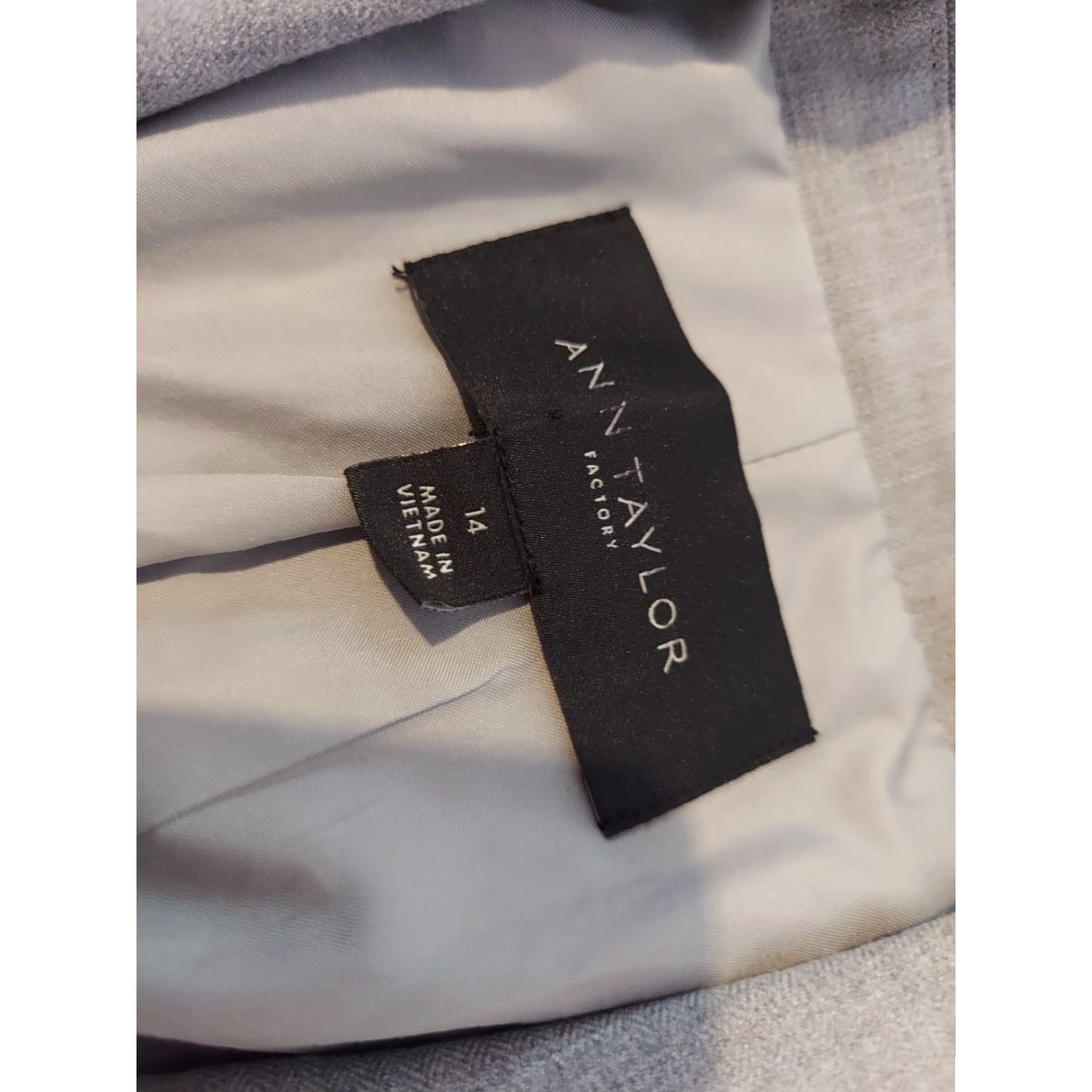 Ann Taylor Womens Ann Taylor Blazer Jacket 14 Gray Basic Jacket Womens Size 14 Gray Blazer Size XL / US 12-14 / IT 48-50 - 3 Thumbnail